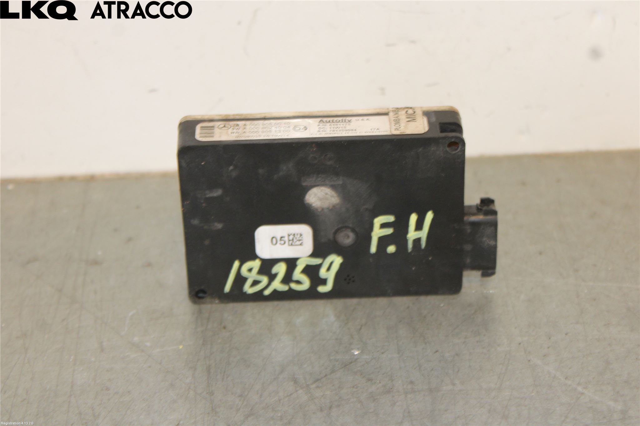 Mercedes-Benz MB E-KLASS (W212) 09-16 Sensor Parkering Front