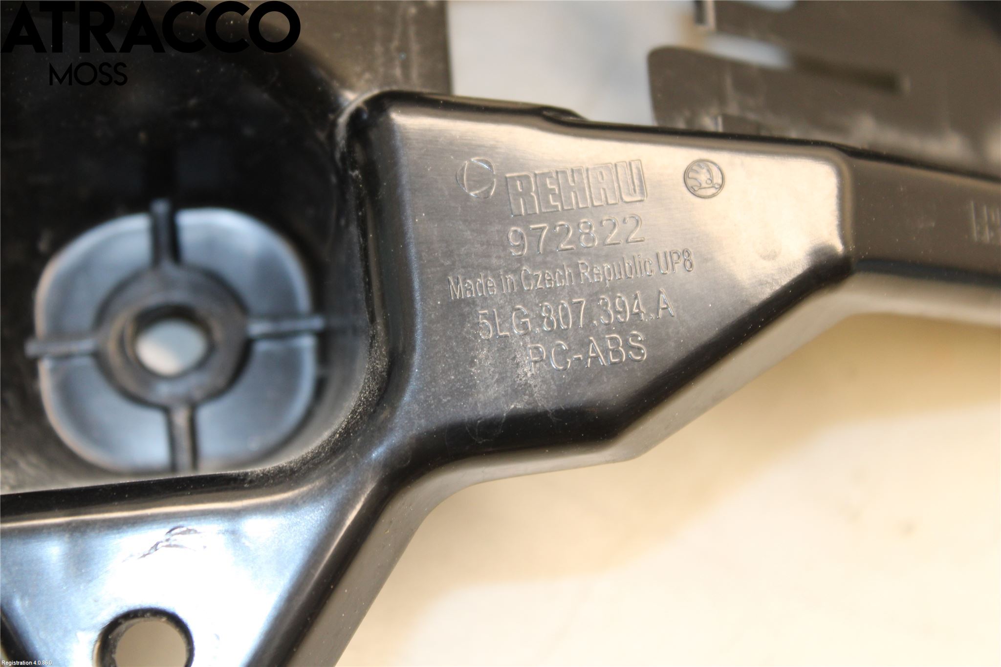 Skoda ENYAQ iV 21- Støtfanger Bak Hjørne Høyre