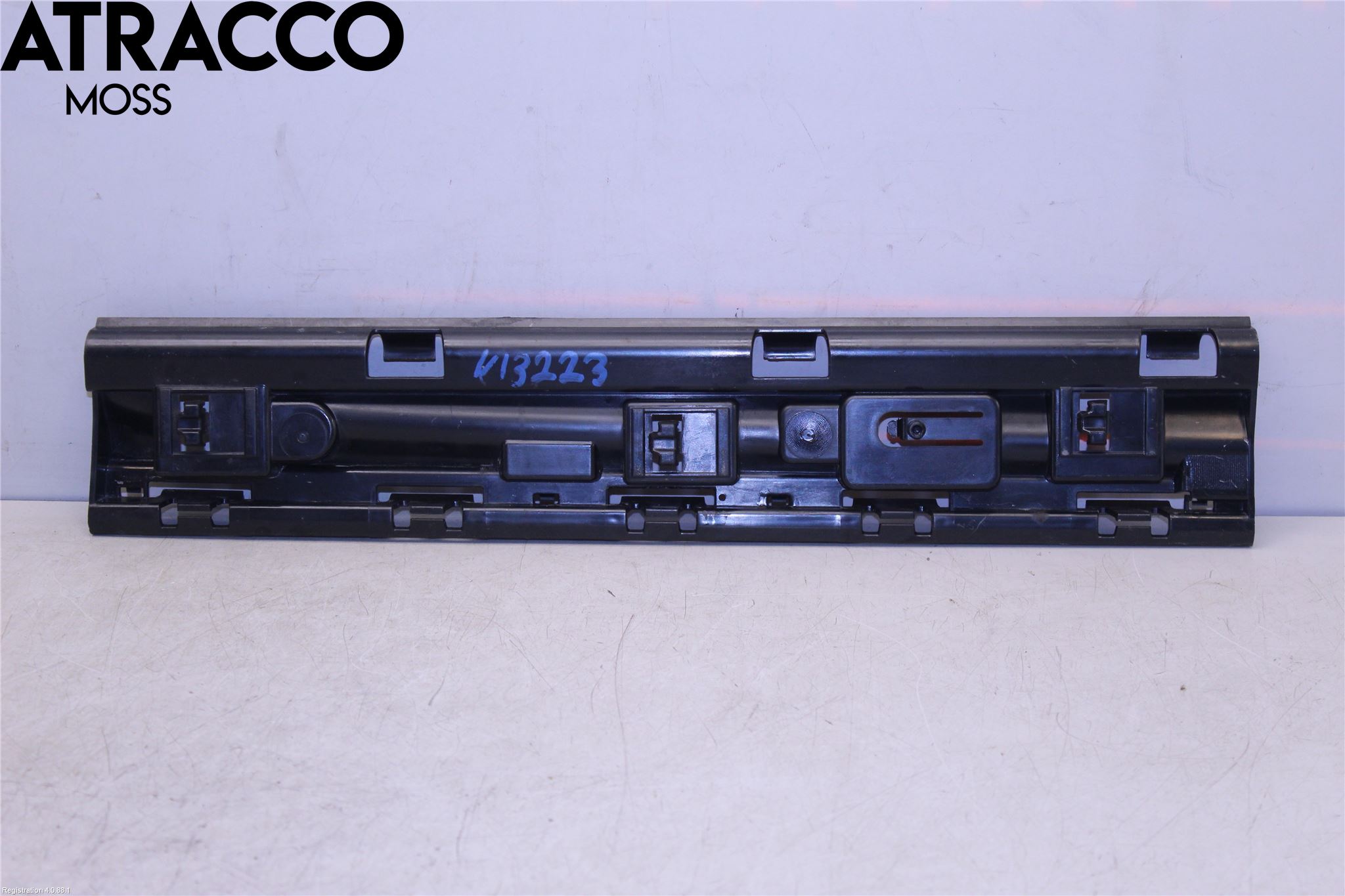 BMW X1 F48 15-22 Hjulhus Venstre