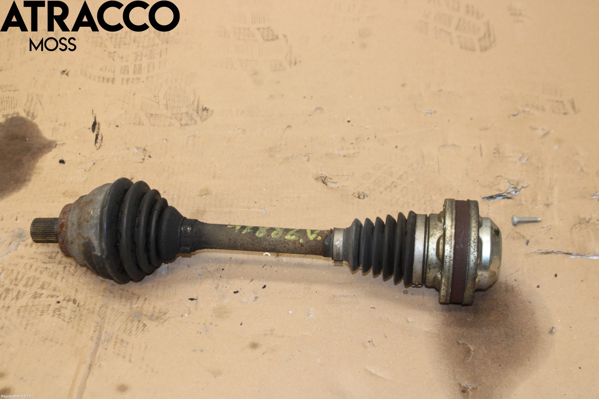 Volkswagen VW PASSAT 05-11 Drivaksel Foran Kompl Venstre