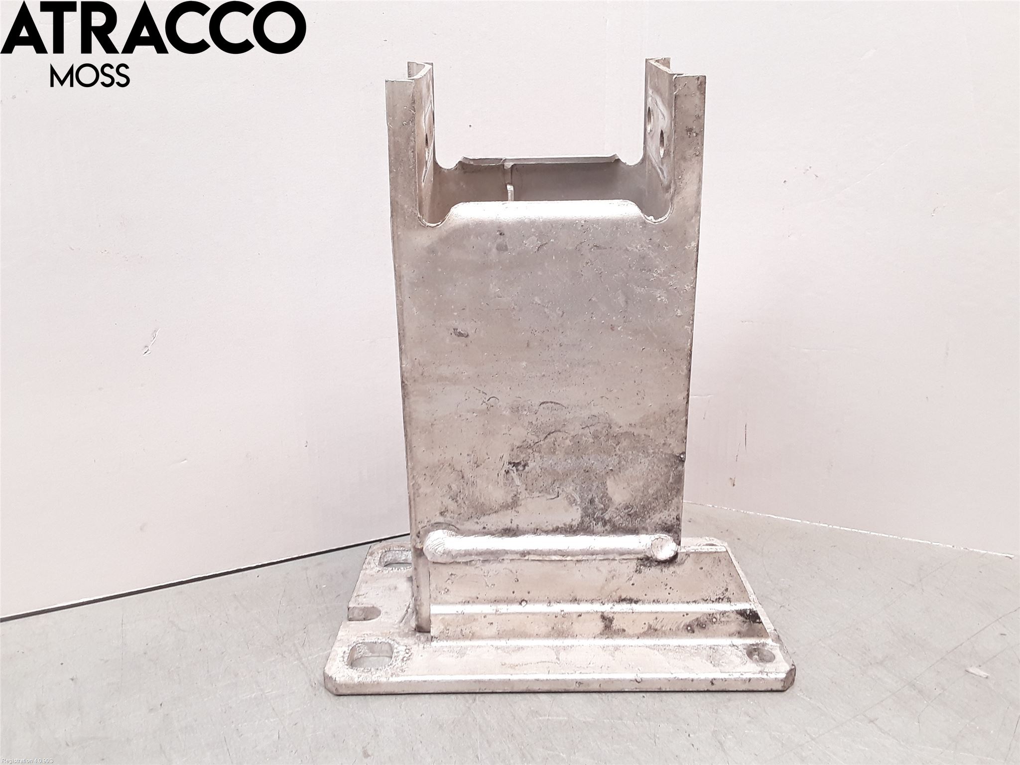 Audi A4/S4 08-11 Støtfanger Foran Feste