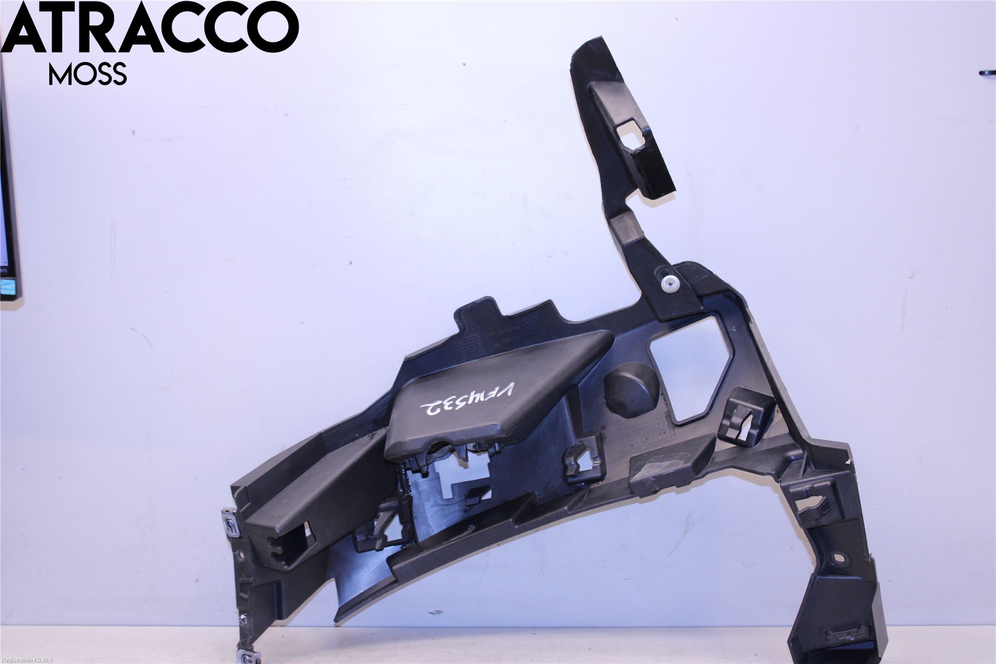 Toyota PROACE II 16- Støtfanger Foran Feste