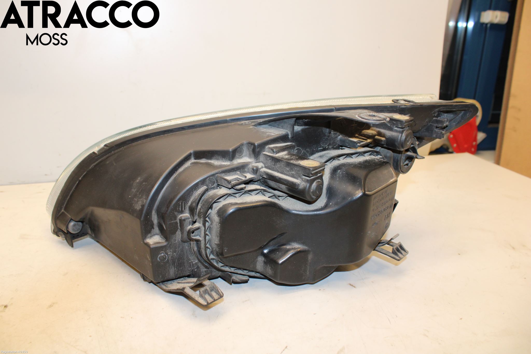 Ford FOCUS     04-07 Frontlykt Høyre