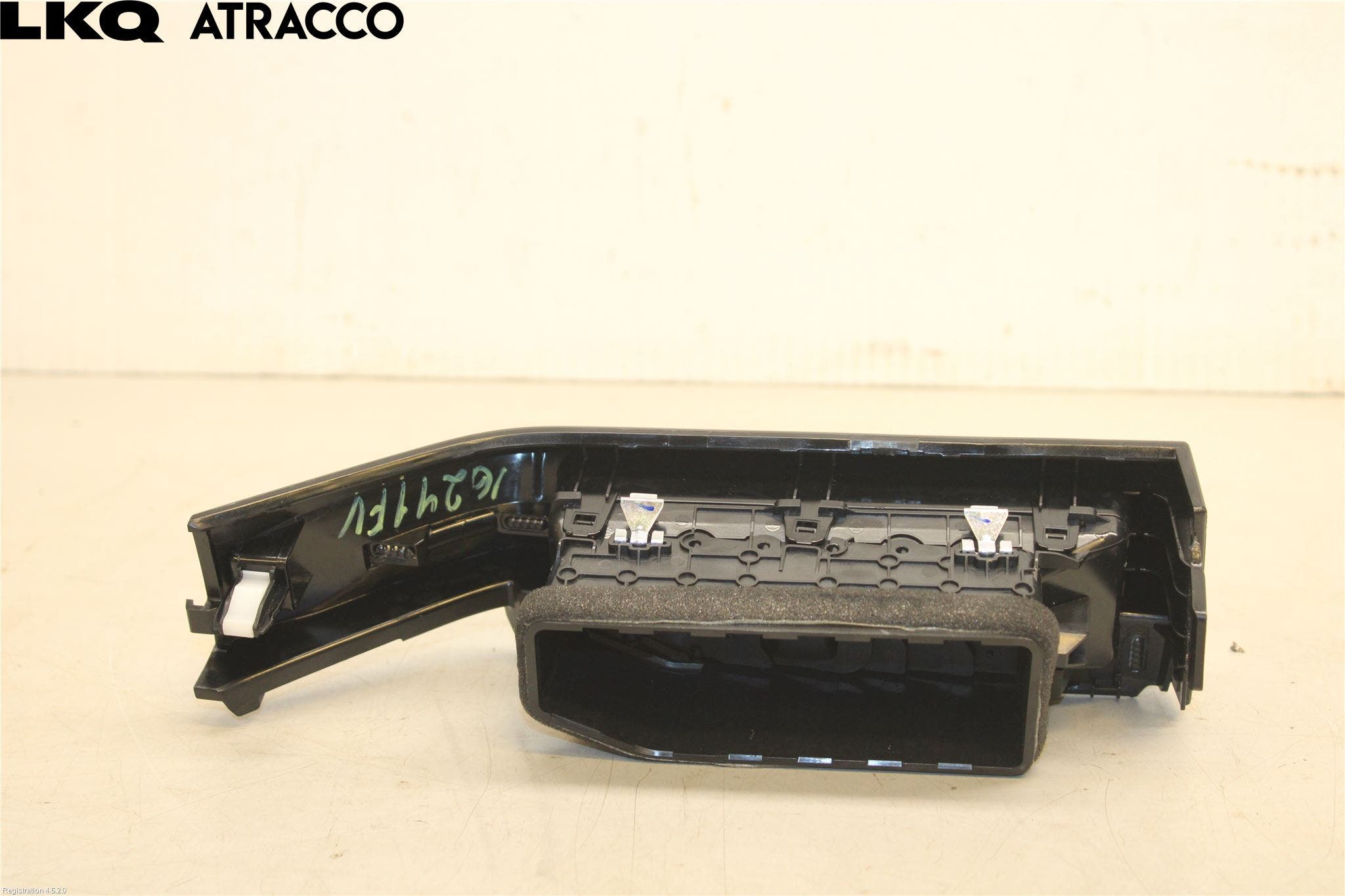 MG 4 23- Dashbord Kanal - Dyse