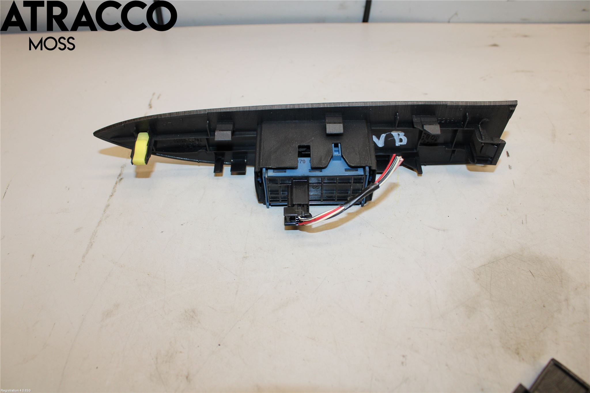 Toyota AVENSIS 09-15 Bryter Vindusheis