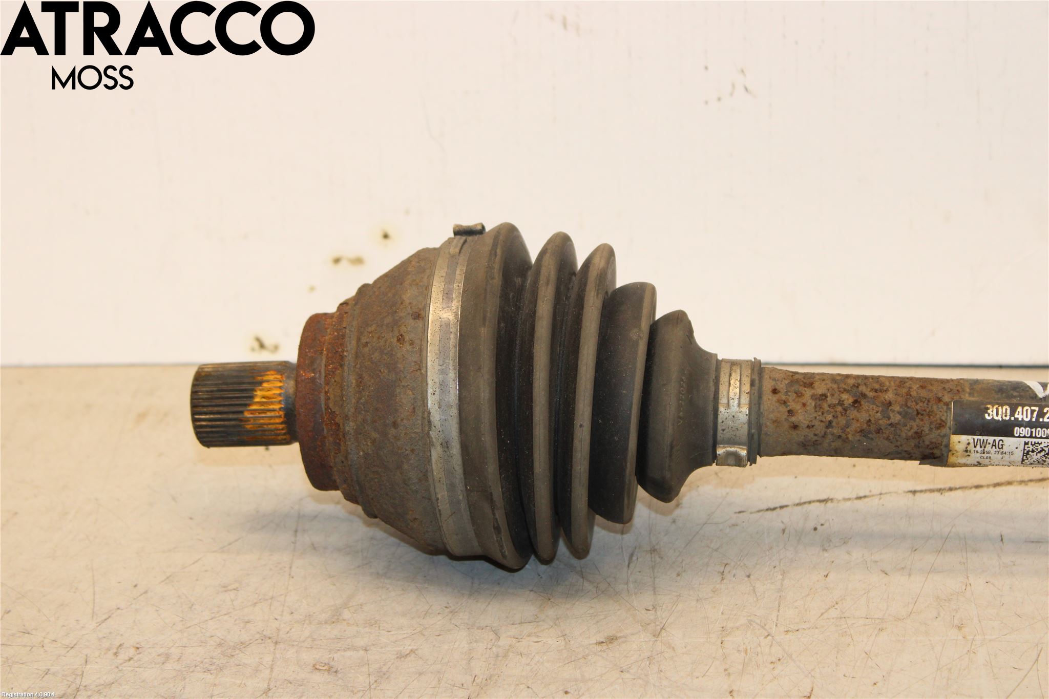 Volkswagen VW TOURAN 16- Drivaksel Foran Kompl Venstre