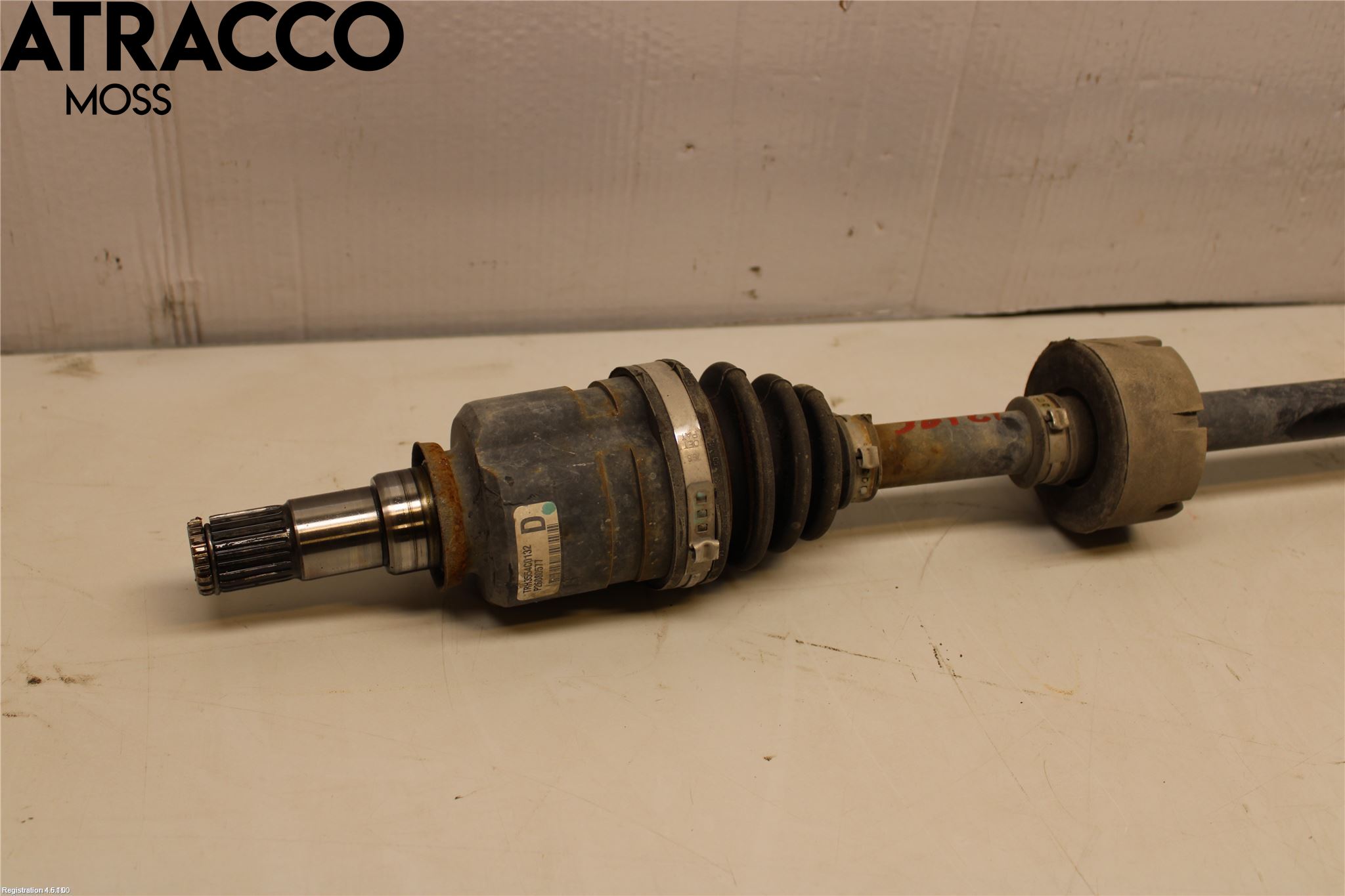 Toyota YARIS P1 03-05 Drivaksel Foran Kompl Høyre