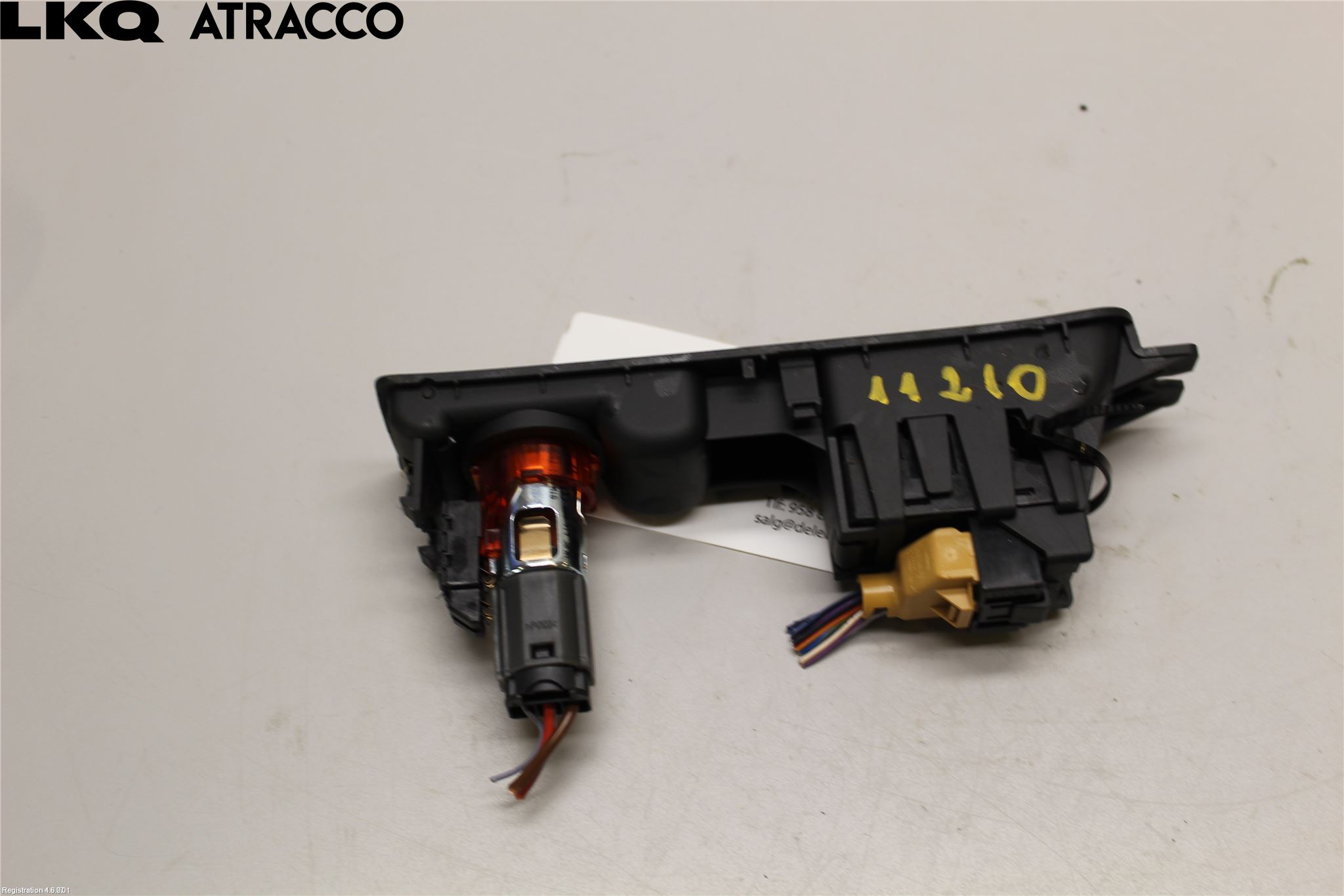 Audi Q3 8U 12-18 Bryter Parkeringsbrems