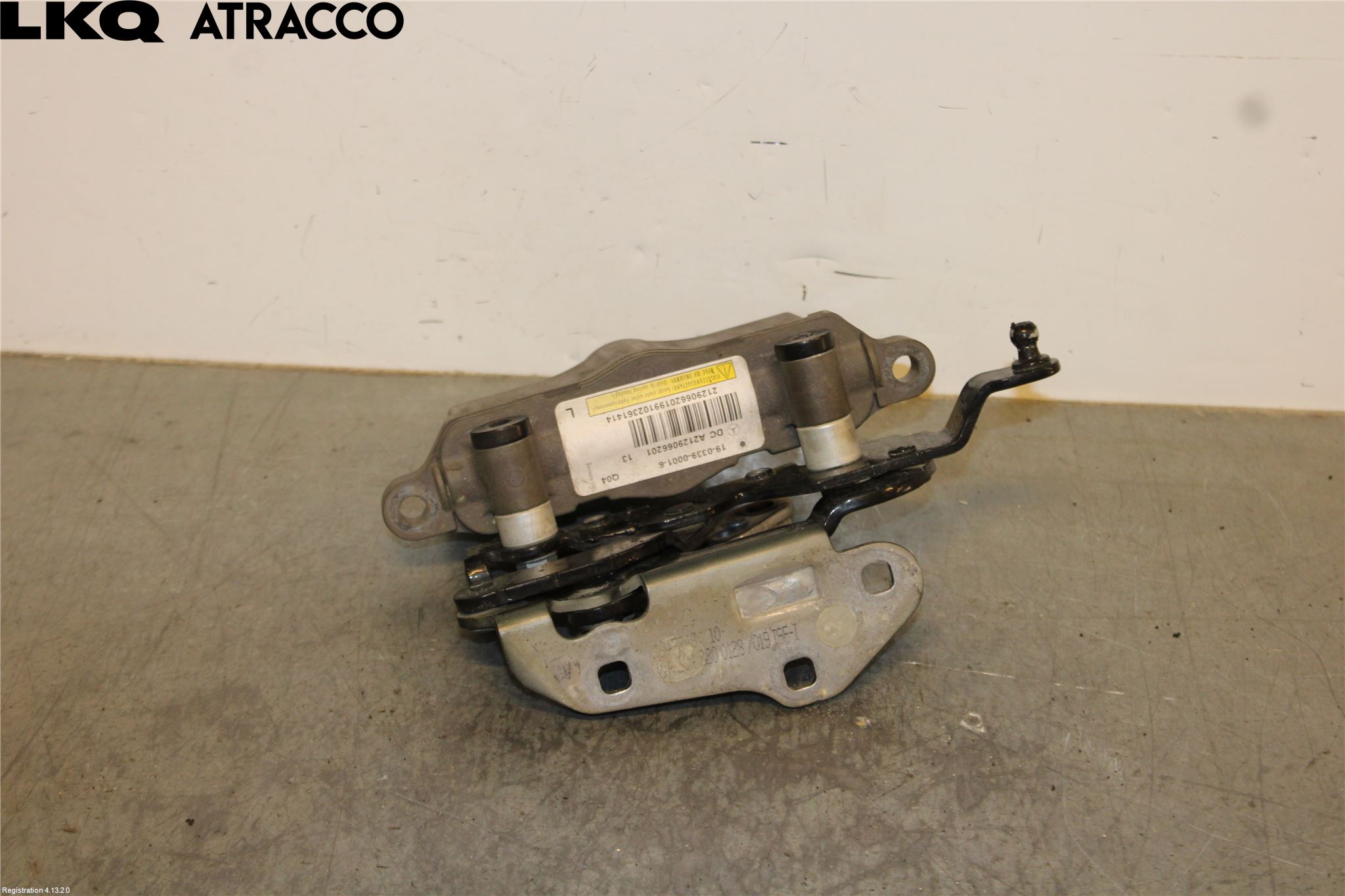 Mercedes-Benz MB E-KLASS (W212) 09-16 Panser Hengsel - Hengsler