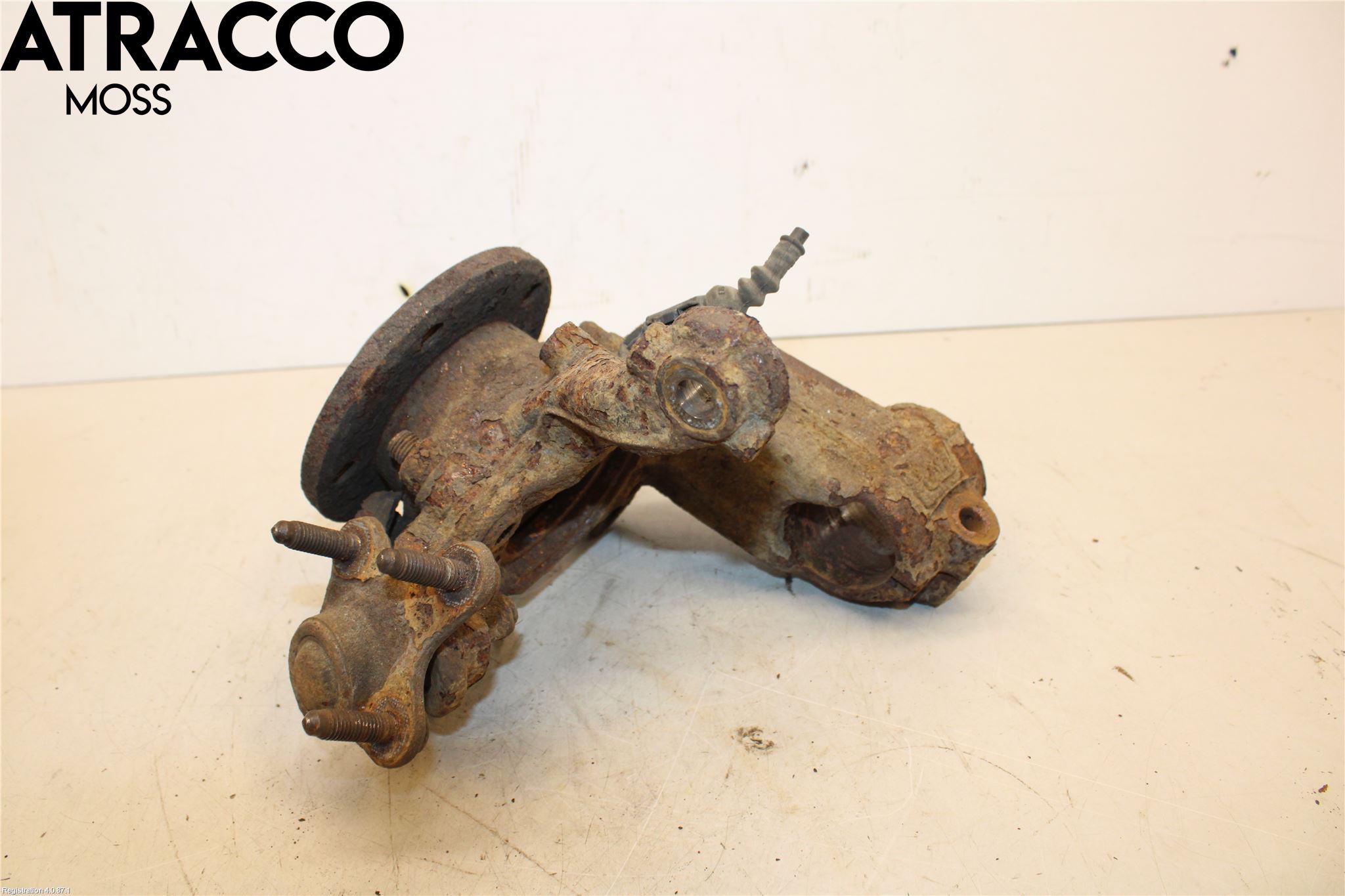 Volkswagen VW CADDY 11-15 Spindel Vf