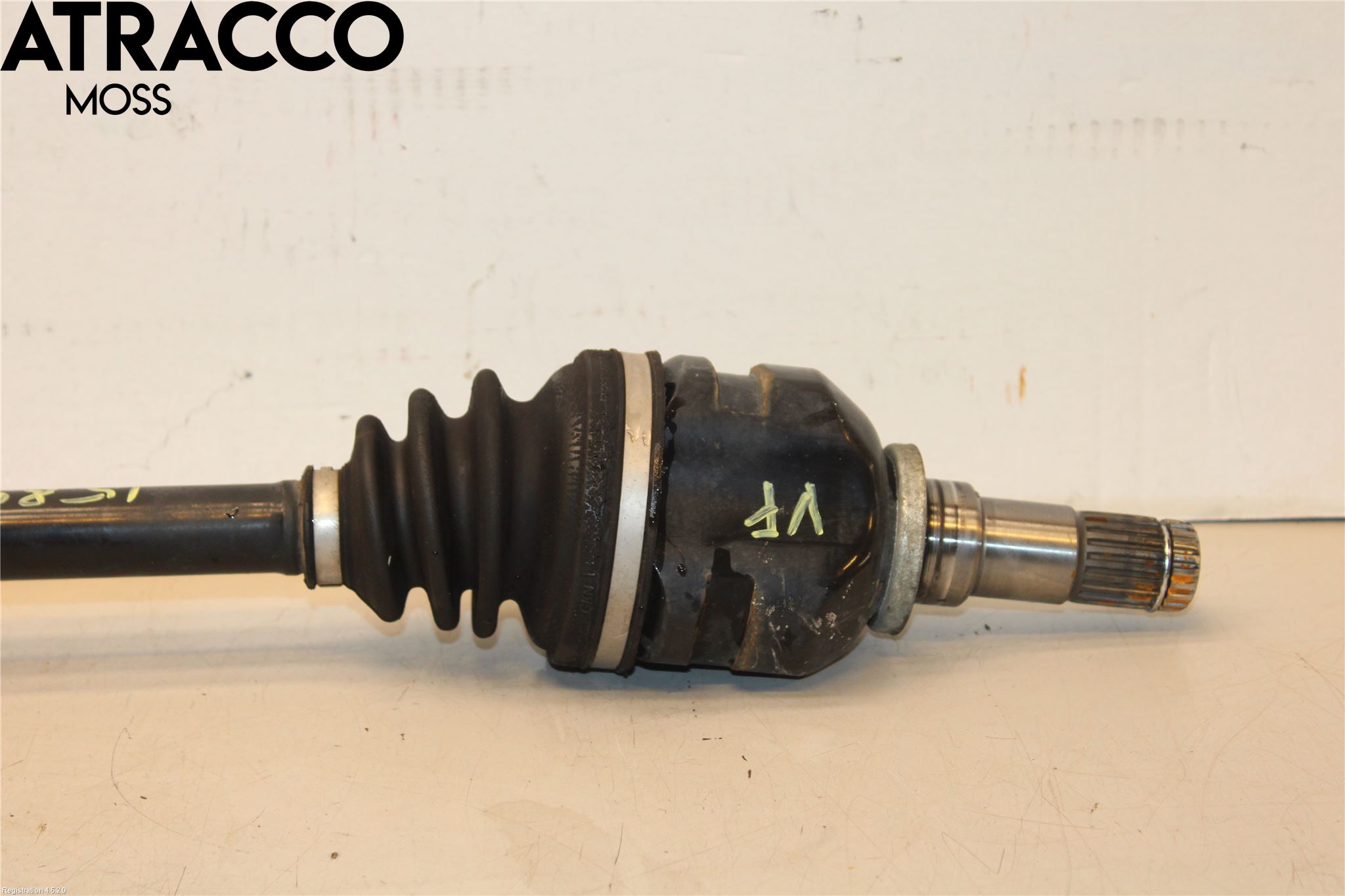 Toyota YARIS XP130 15-20 Drivaksel Foran Kompl Venstre