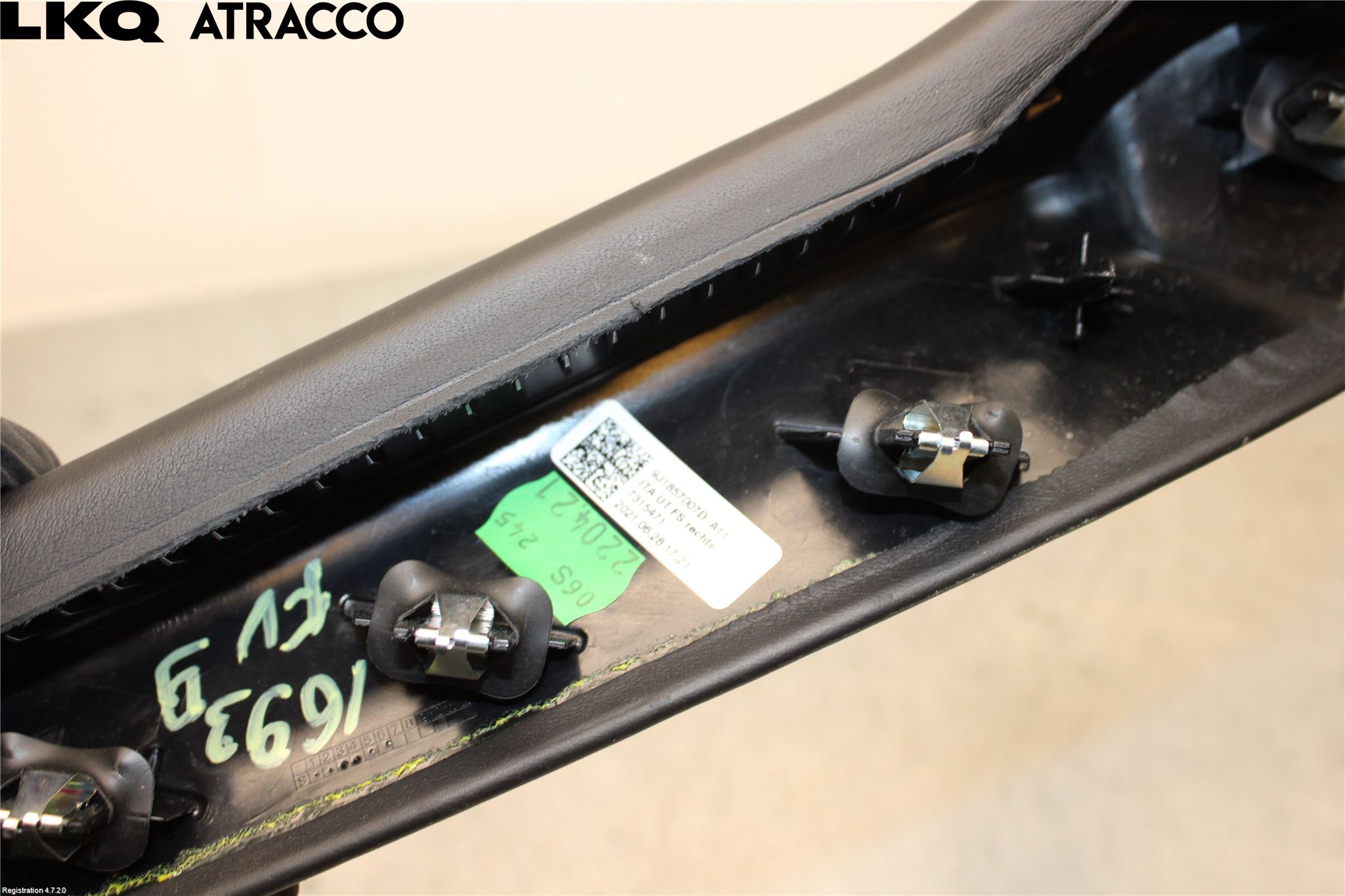 Porsche TAYCAN 20- Innr Dekor Instrbord