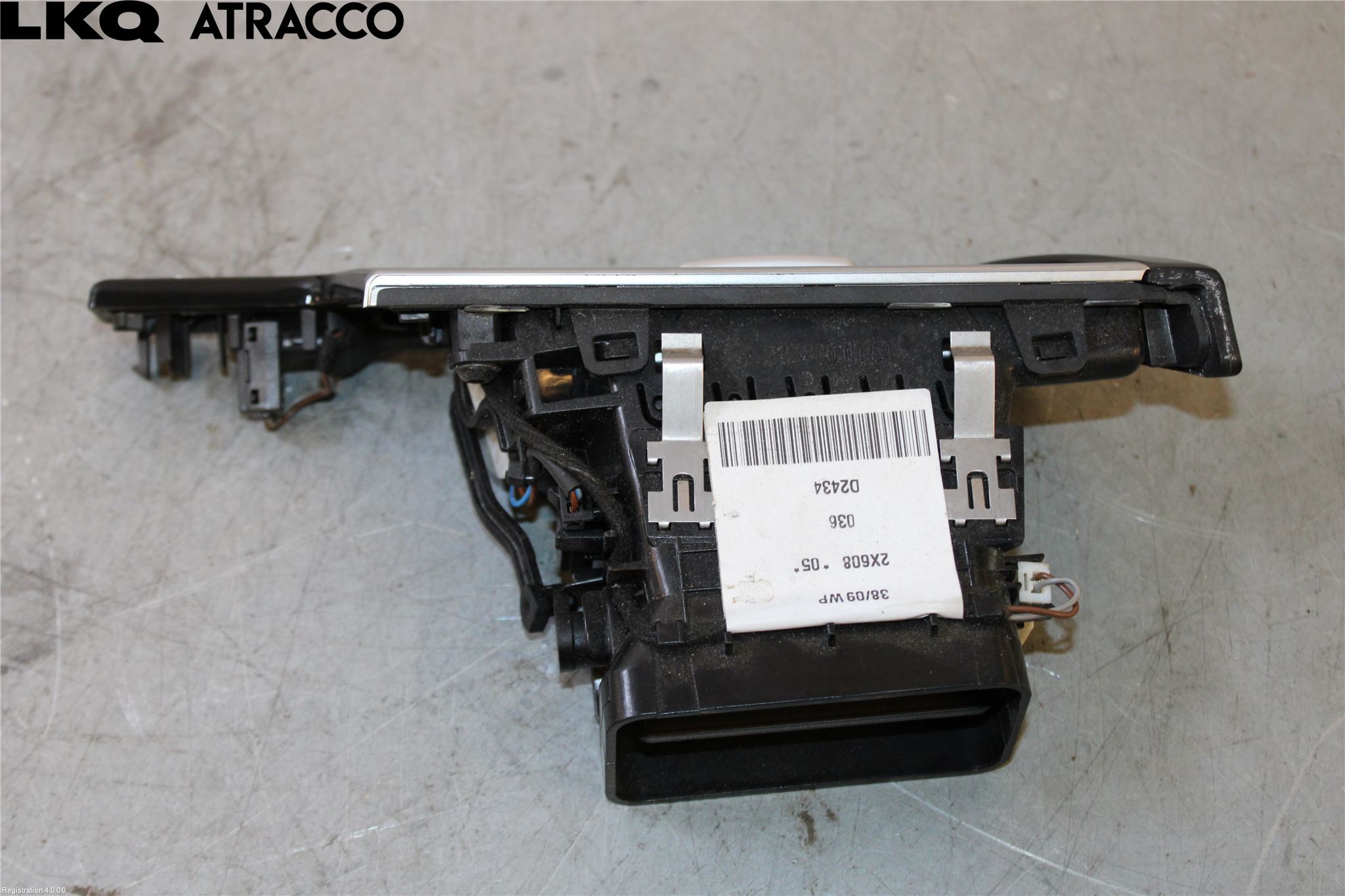 Mercedes-Benz MB E-KLASS (W212) 09-16 Dashbord Kanal - Dyse