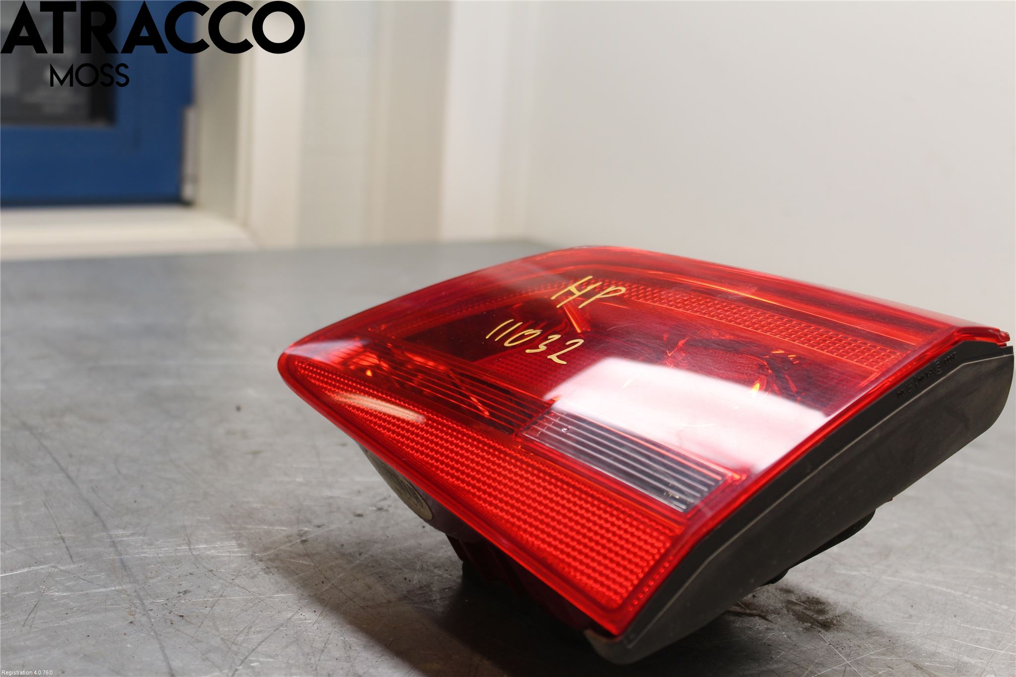 Volkswagen VW TOURAN 10-15 Baklykt Høyre  På Luke(Indre)