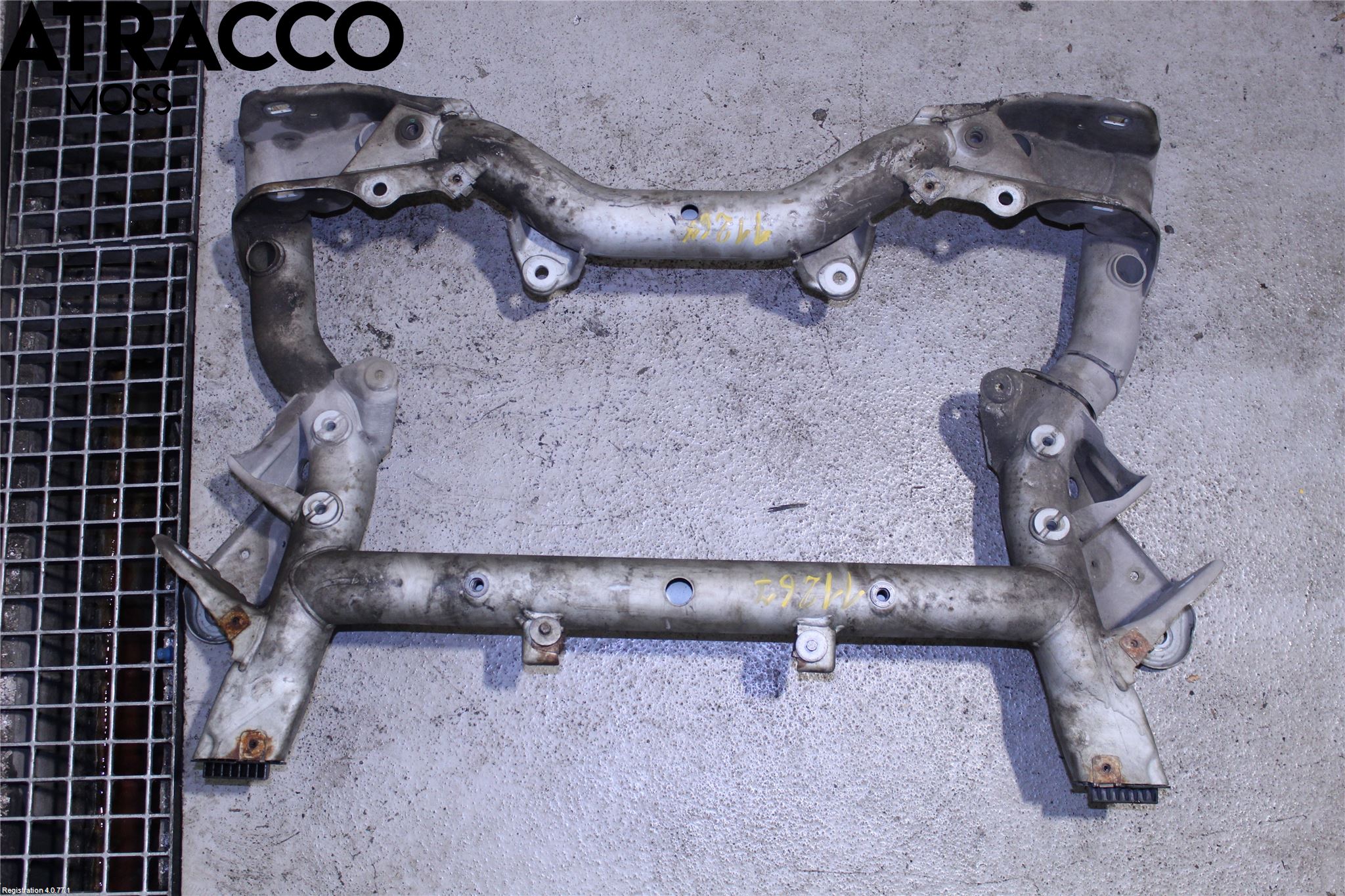 Mercedes-Benz MB E-KLASS (W212) 09-16 Travers Feste