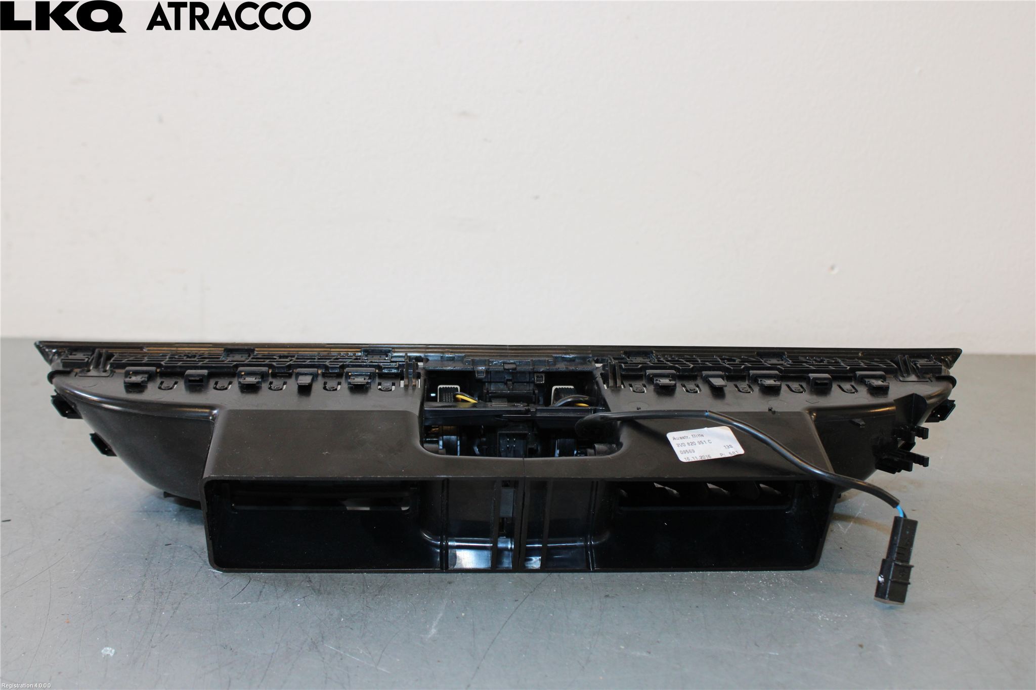 Skoda SUPERB 09-15 Dashbord Kanal - Dyse