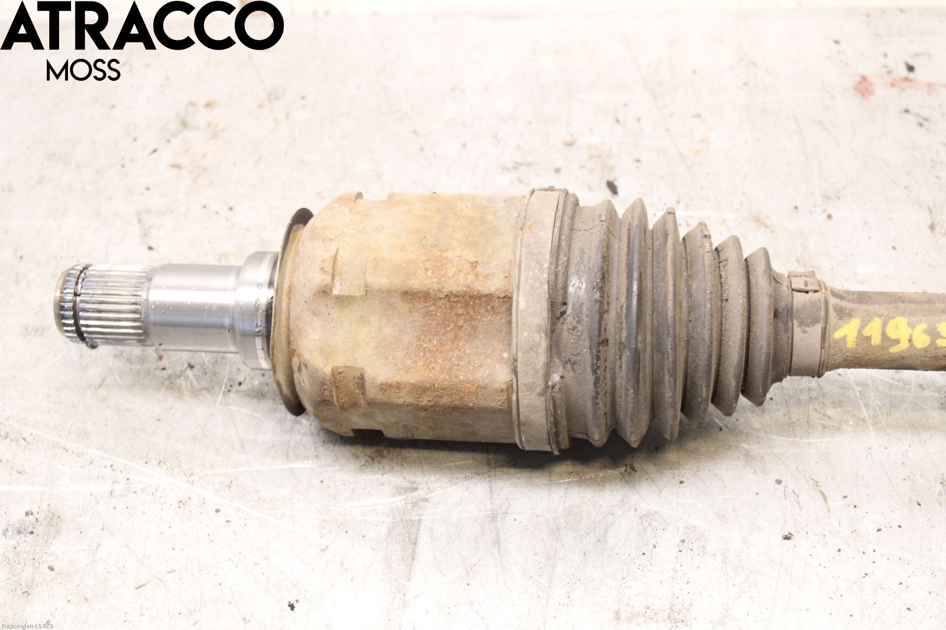 Toyota LANDCRUISER J150 10-23 Drivaksel Foran Kompl Høyre