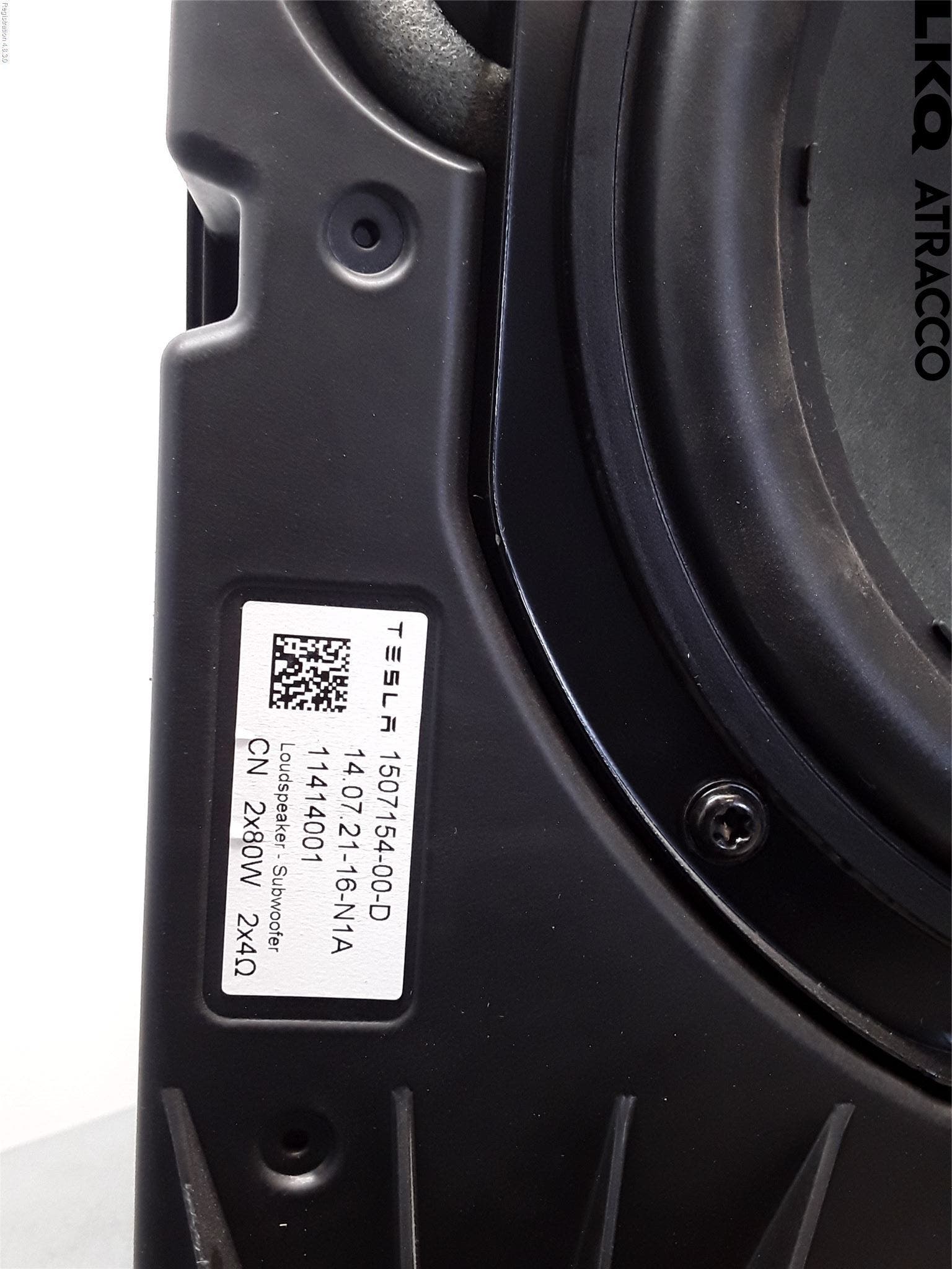 Tesla MODEL Y 21- Innr Høyttaler