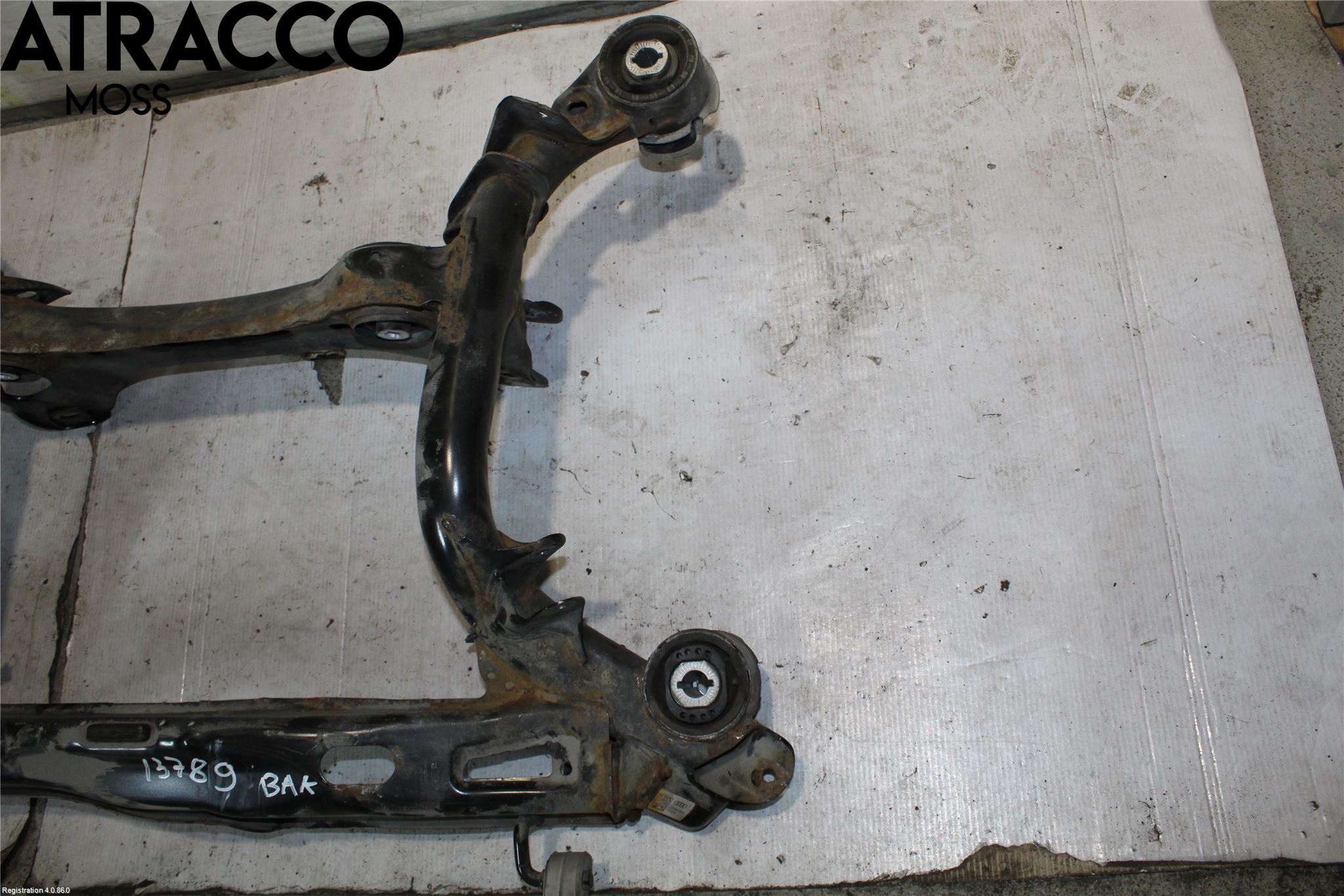 Audi A5 17- Bakaksel Feste Travers-Ramme