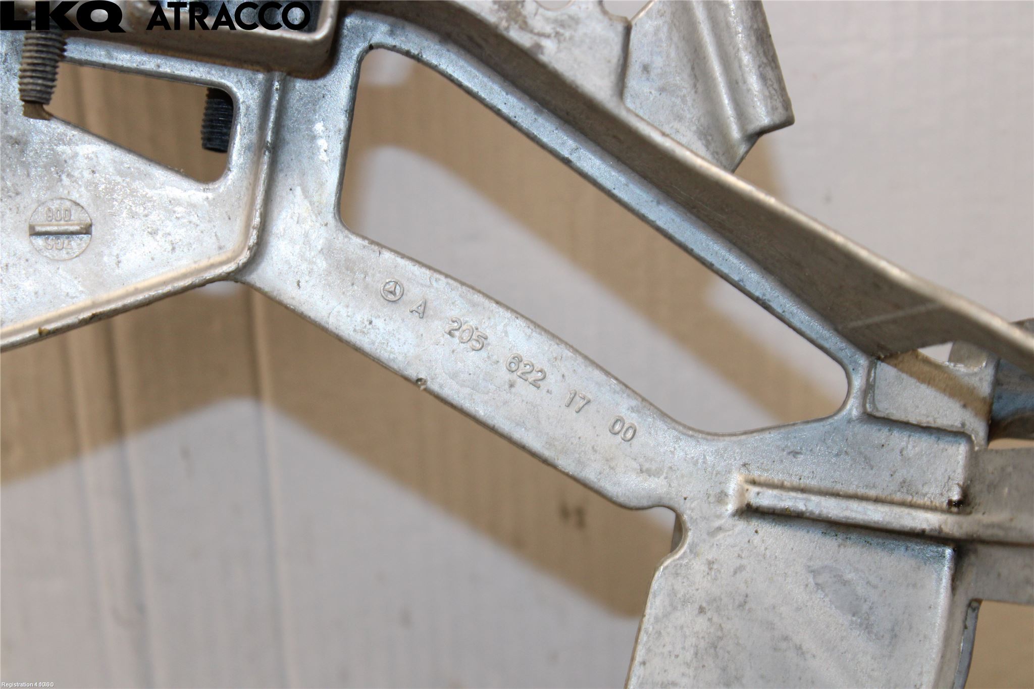 Mercedes-Benz MB C-KLASS (W205) 14-21 Frontlykt Holder-Feste