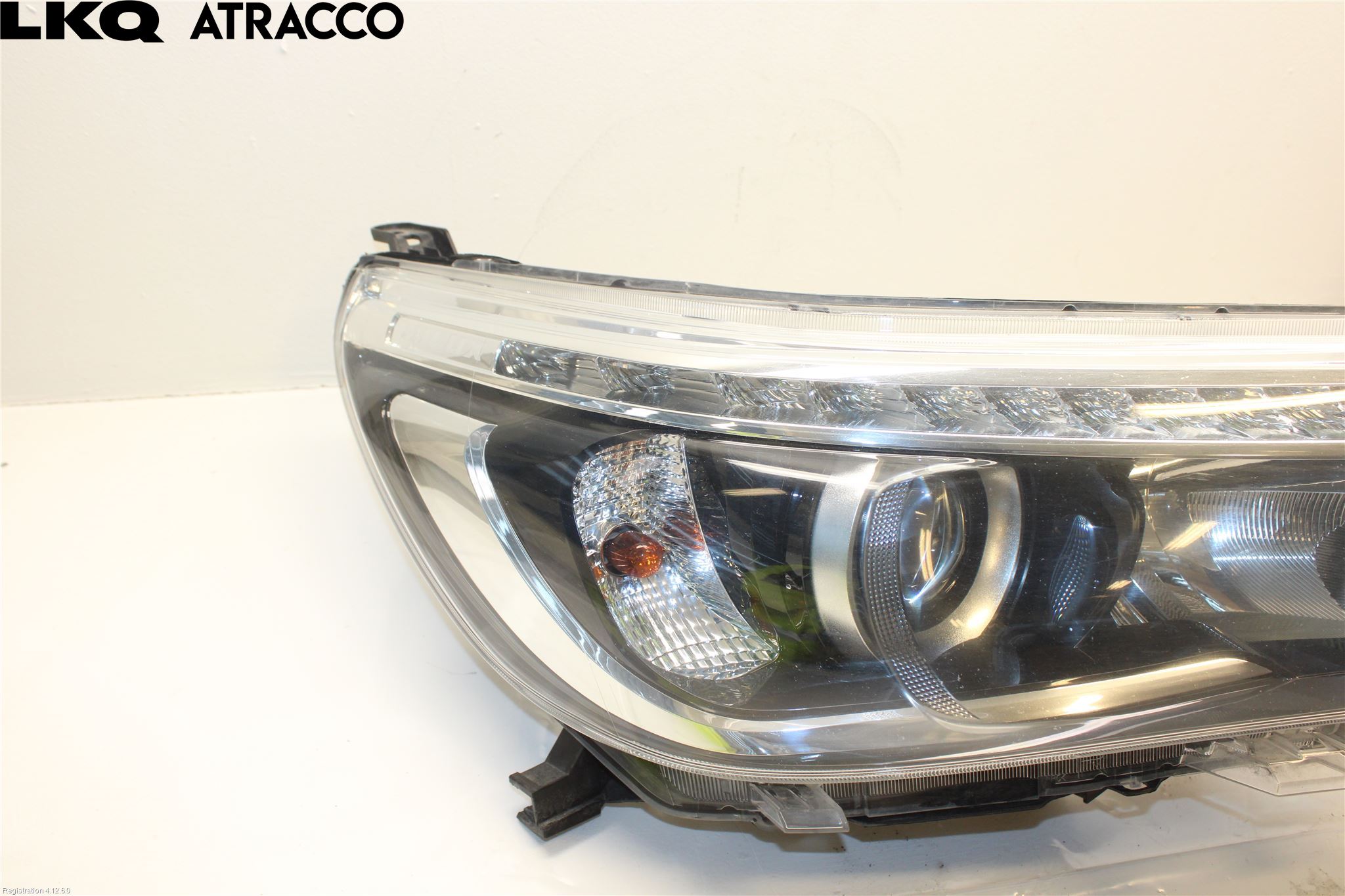 Toyota HILUX 16- Frontlykt Høyre