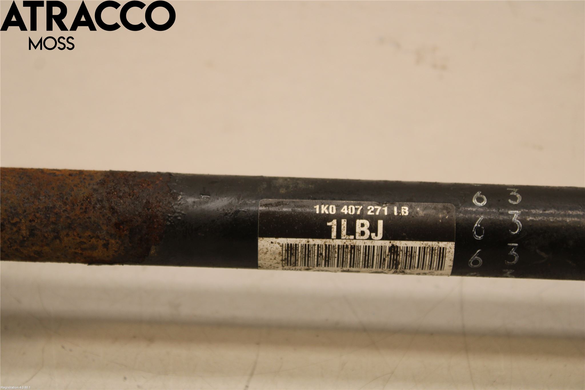 Volkswagen VW TOURAN 10-15 Drivaksel Foran Kompl Venstre