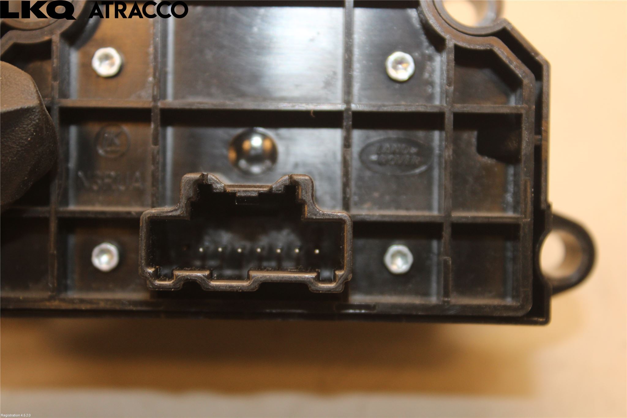 Jaguar I-PACE 18- Bryter Parkeringsbrems