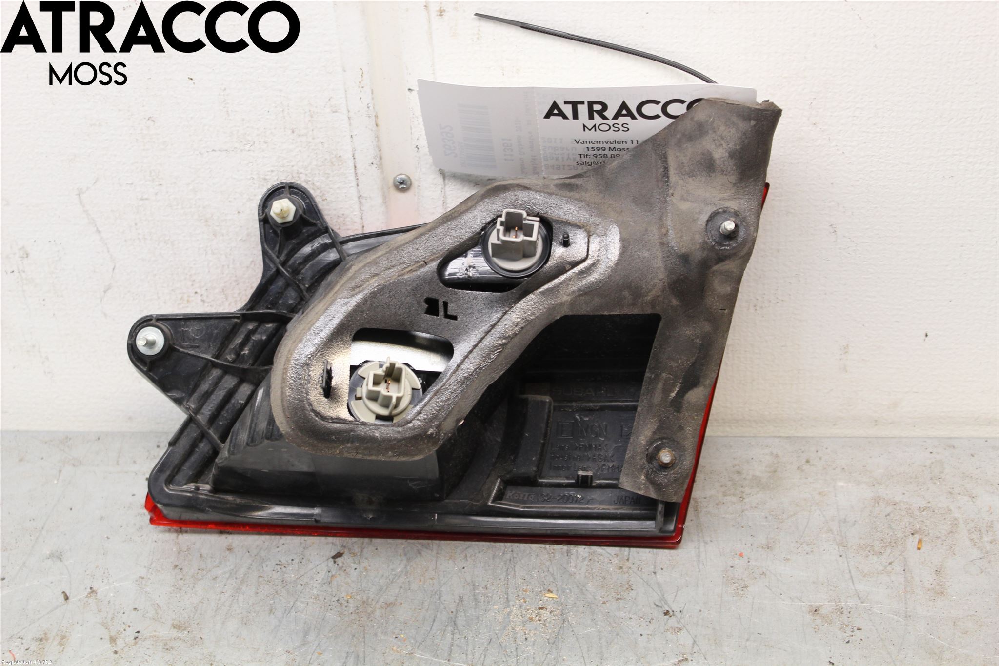 Subaru OUTBACK 10-15 Baklykt Venstre  På Luke(Indre