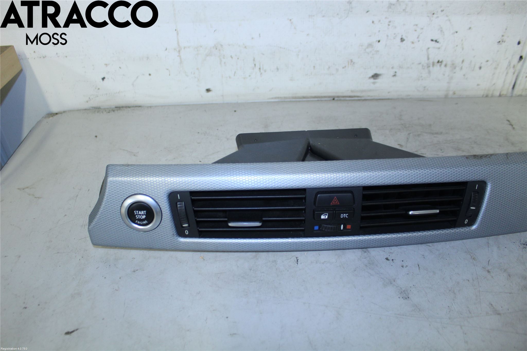 BMW 3 E90/91 SED/TOU 05-12 Dashbord Kanal - Dyse