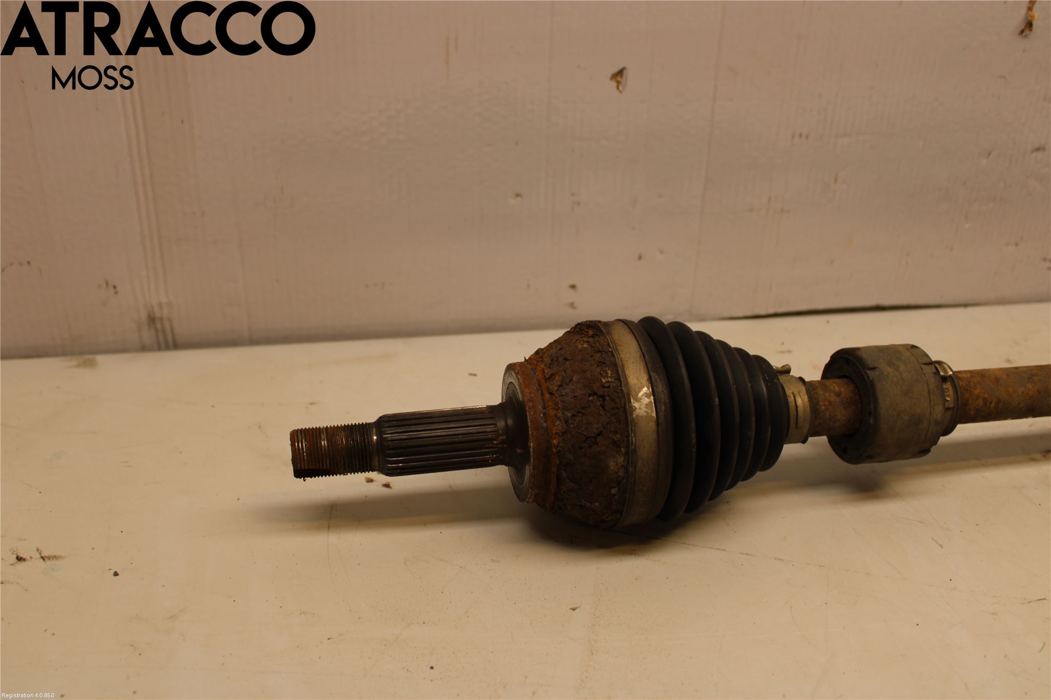 Toyota AVENSIS 09-15 Drivaksel Foran Kompl Venstre