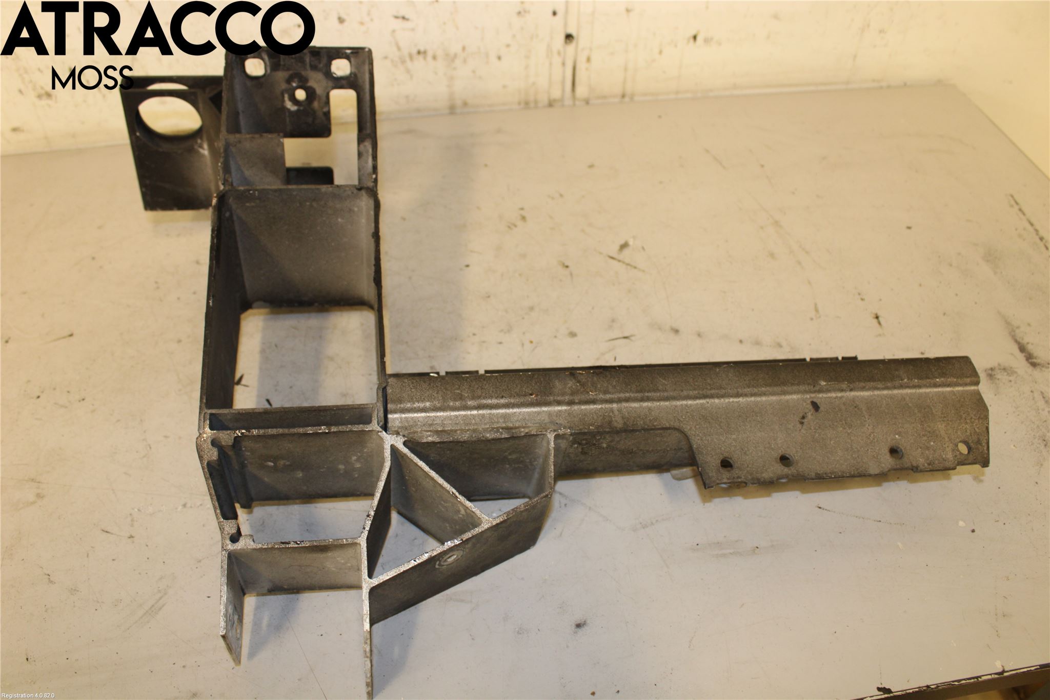 BMW X3 F25 10-17 Radiator Feste - Ramme - Bjelk