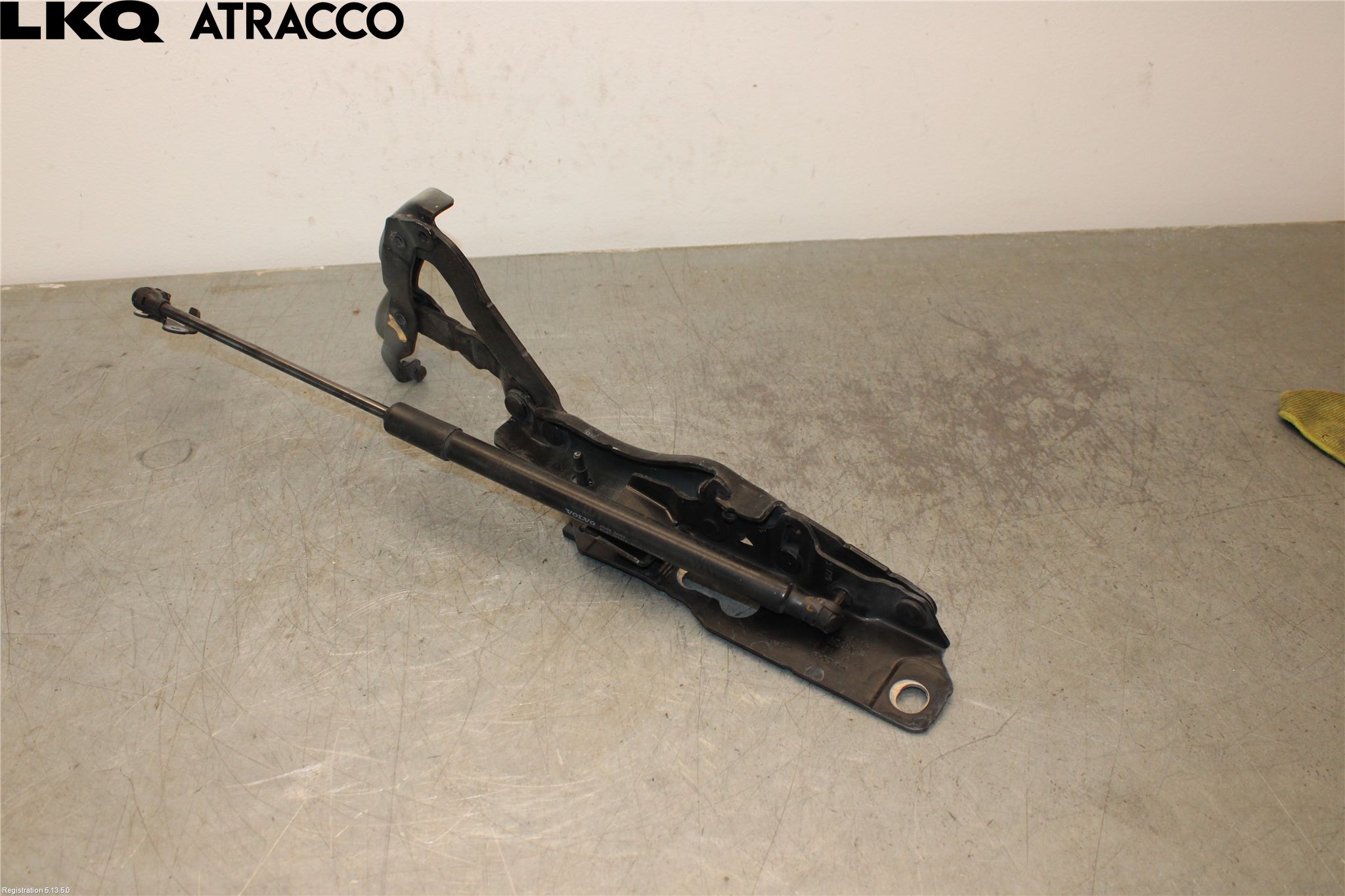 Volvo V60 19- Panser Hengsel - Hengsler