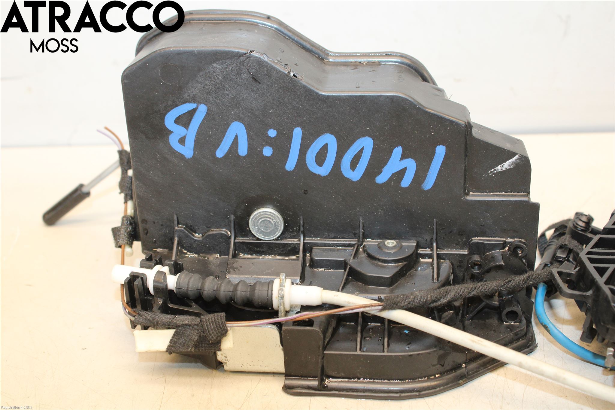 BMW 3 F30/F31/F80 12-19 Dørlås - Låsekasse