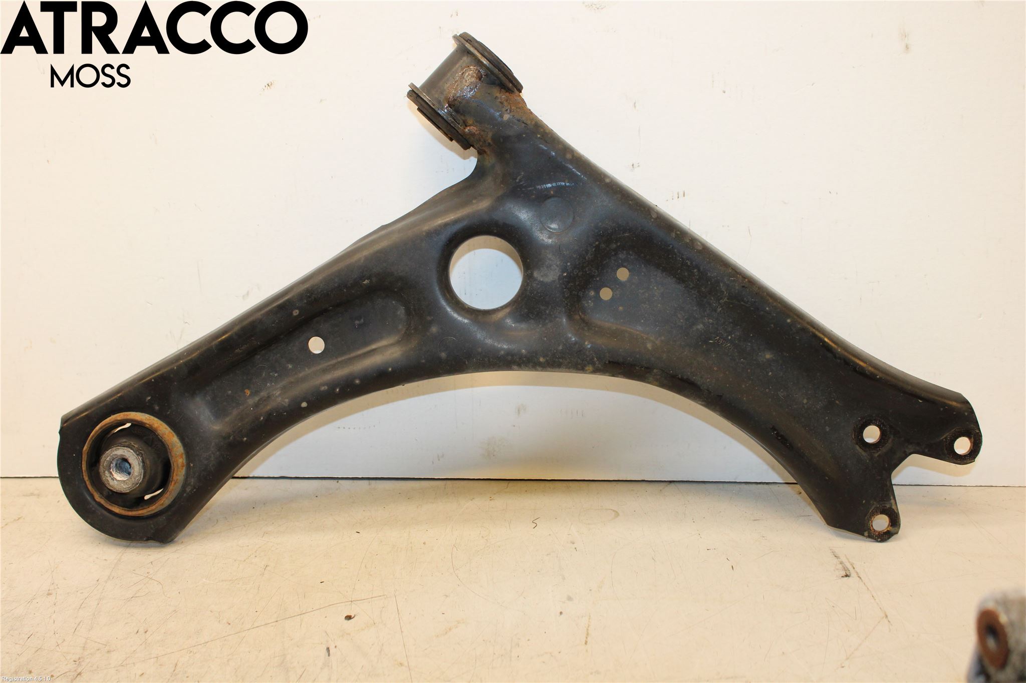 Volkswagen VW CADDY      04-10 Bærearm Foran Høyre Nedre