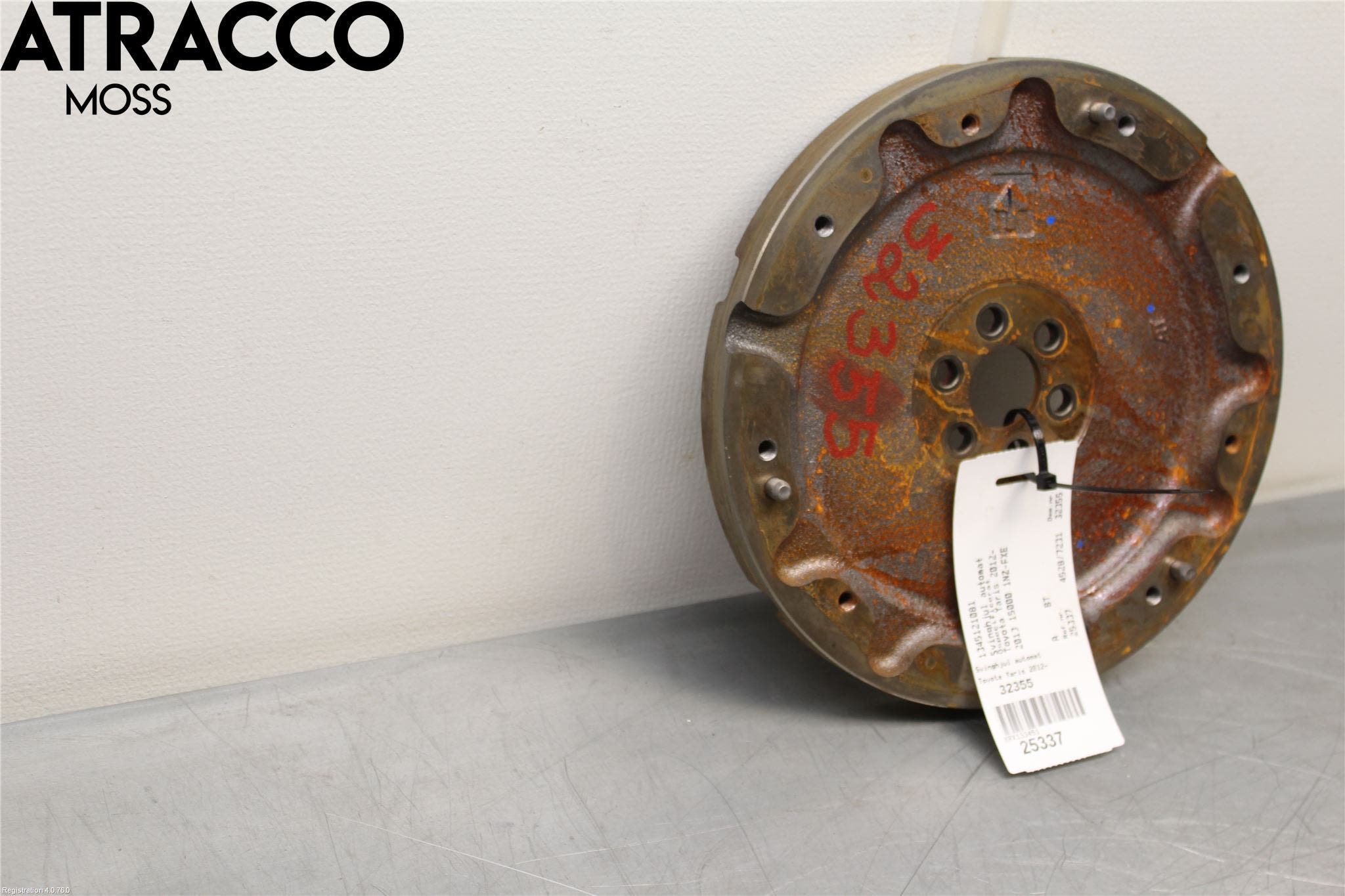 Toyota YARIS XP130 12-14 Svinghjul Automat