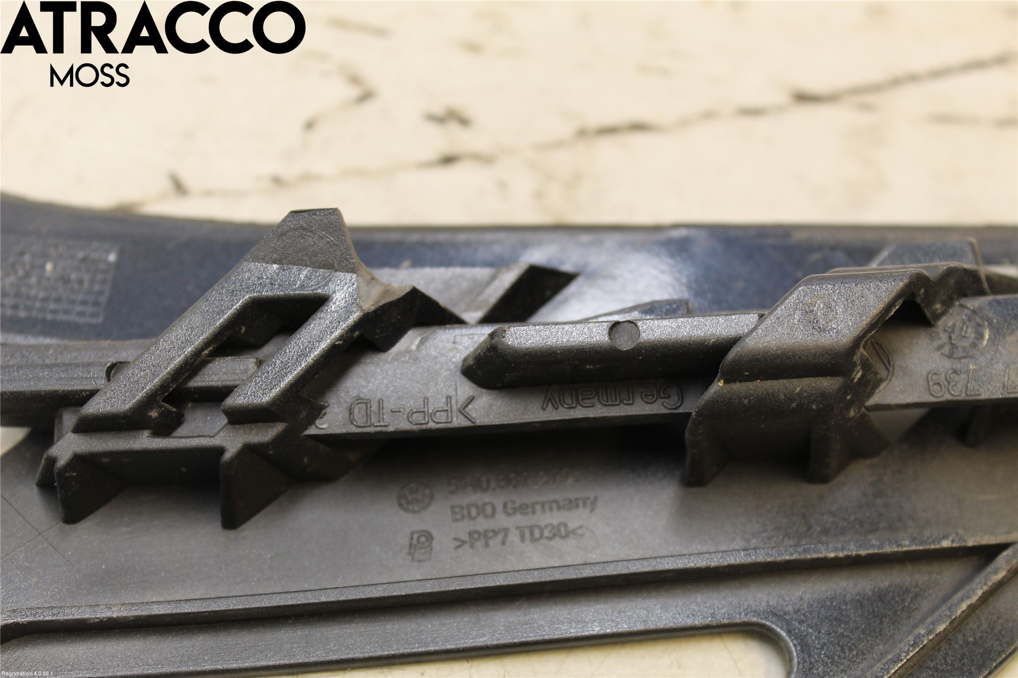 Volkswagen VW GOLF PLUS/CROSS GOLF 04-14 Støtfangerfeste Bak Venstre