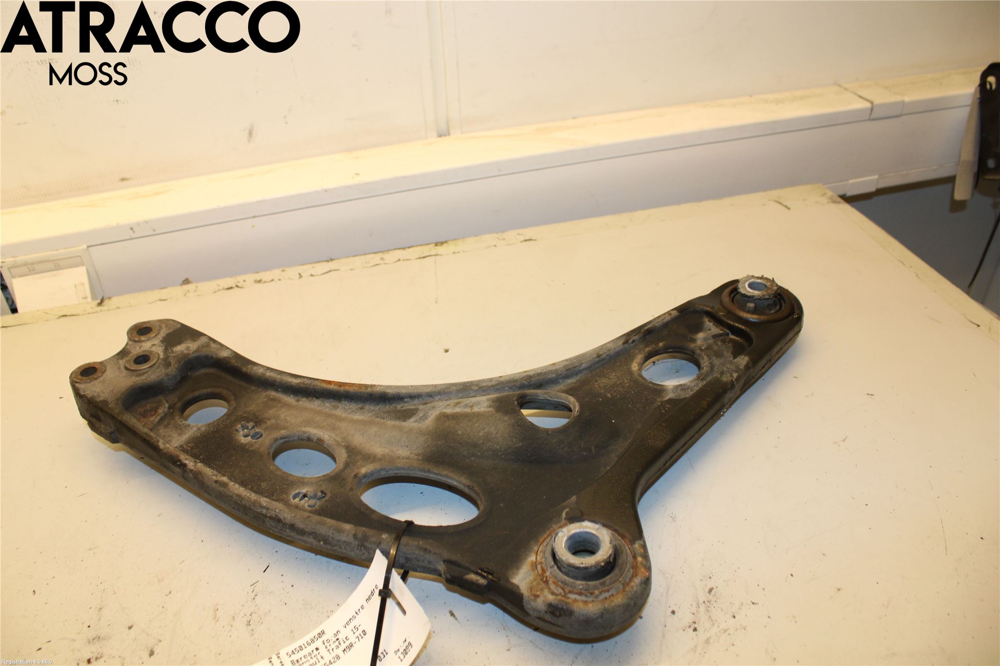 Renault TRAFIC/E-TECH 15- Bærearm Foran Venstre Nedre