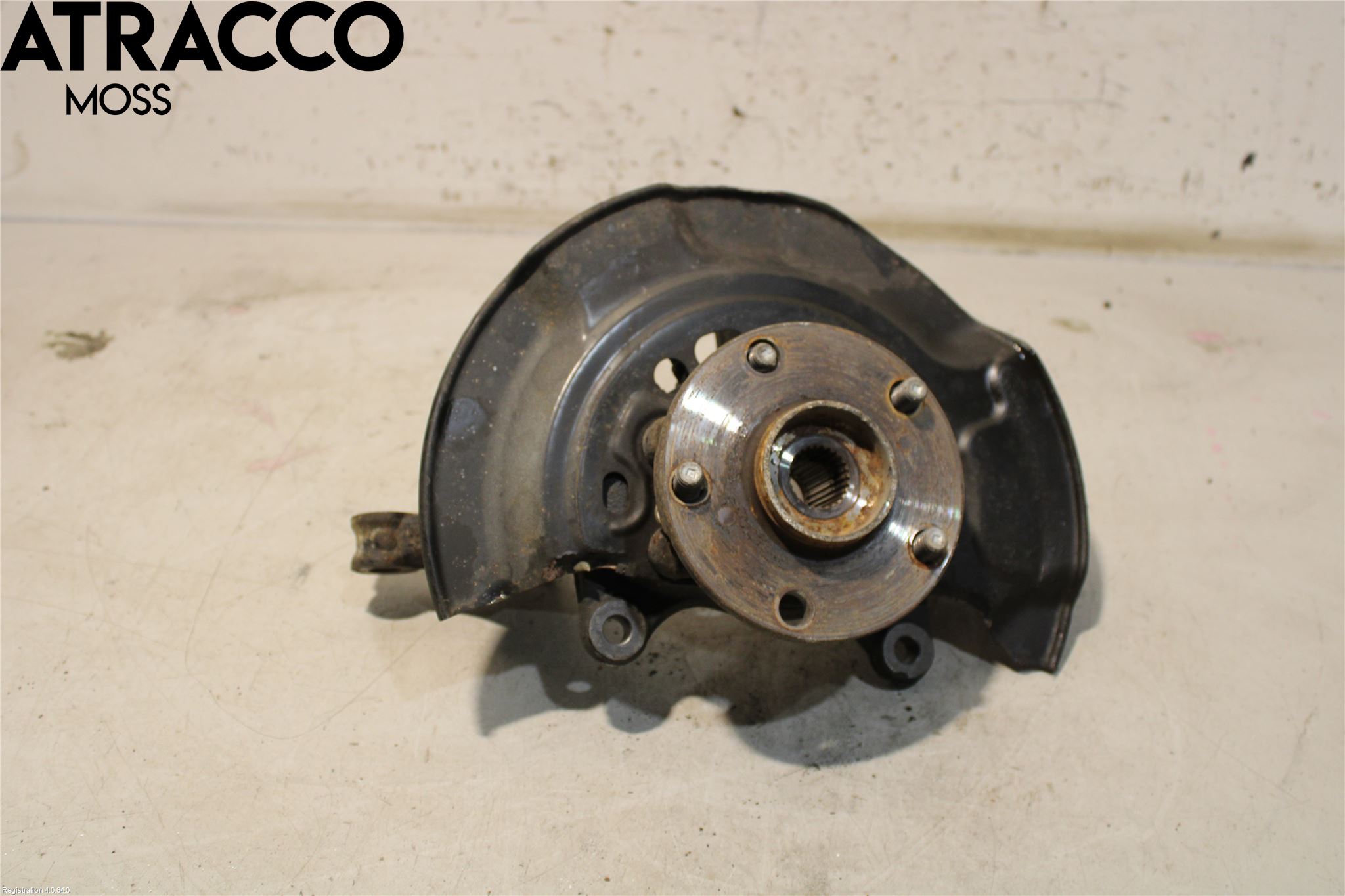 Toyota AURIS 13-19 Spindel Vf