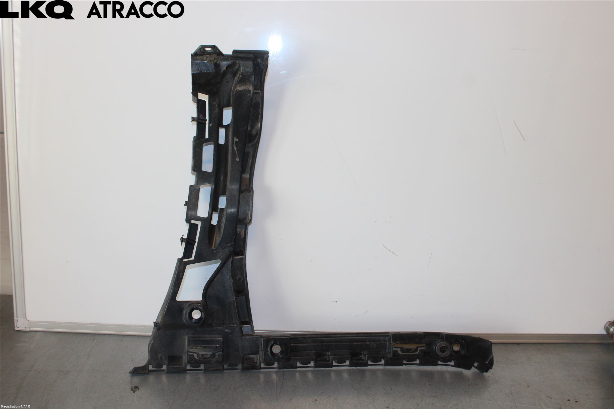 Mercedes-Benz MB C-KLASS (W205) 14-21 Støtfangerfeste Bak Venstre