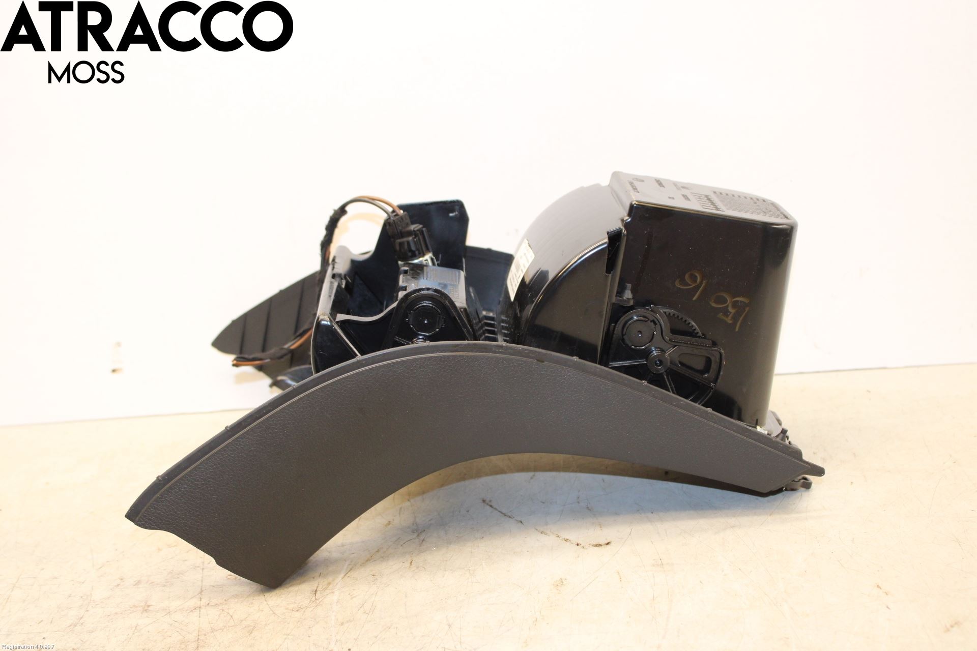 Mercedes-Benz MB CLA-KLASS (C117/X117) 13-19 Innr Koppholder