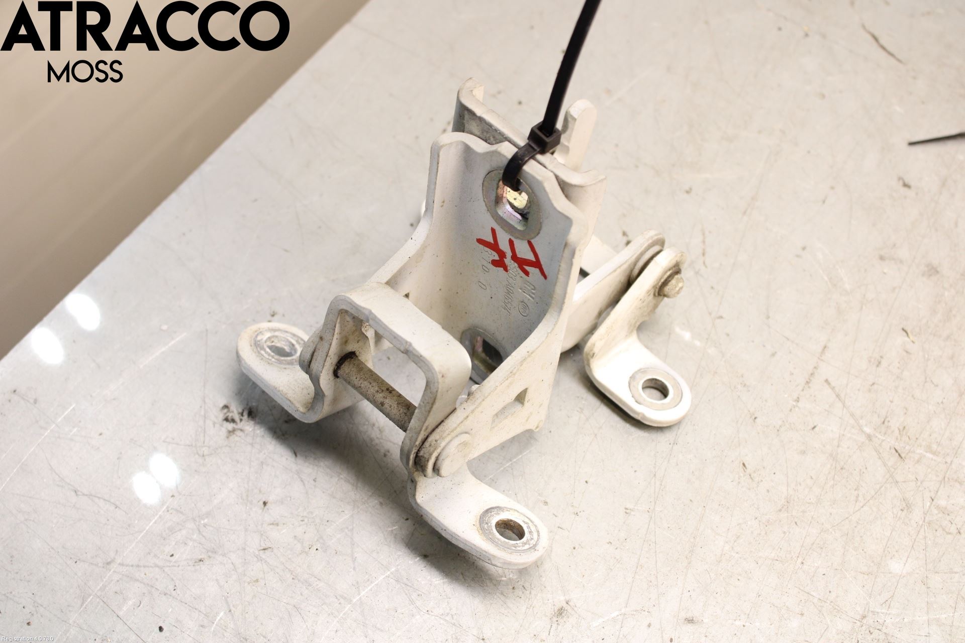 Opel INSIGNIA 09-16 Dørhengsel