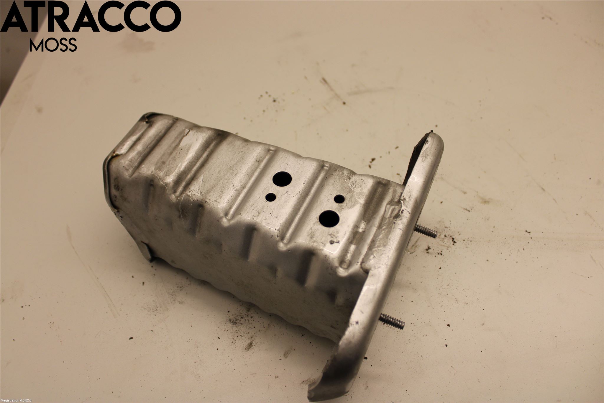 Toyota YARIS XP130 15-20 Støtfanger Foran Feste