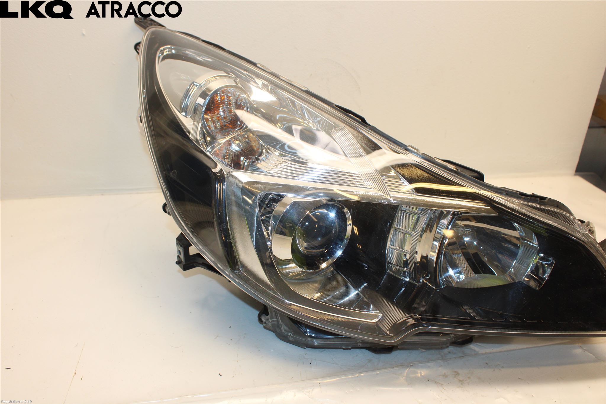 Subaru OUTBACK 10-15 Frontlykt Høyre