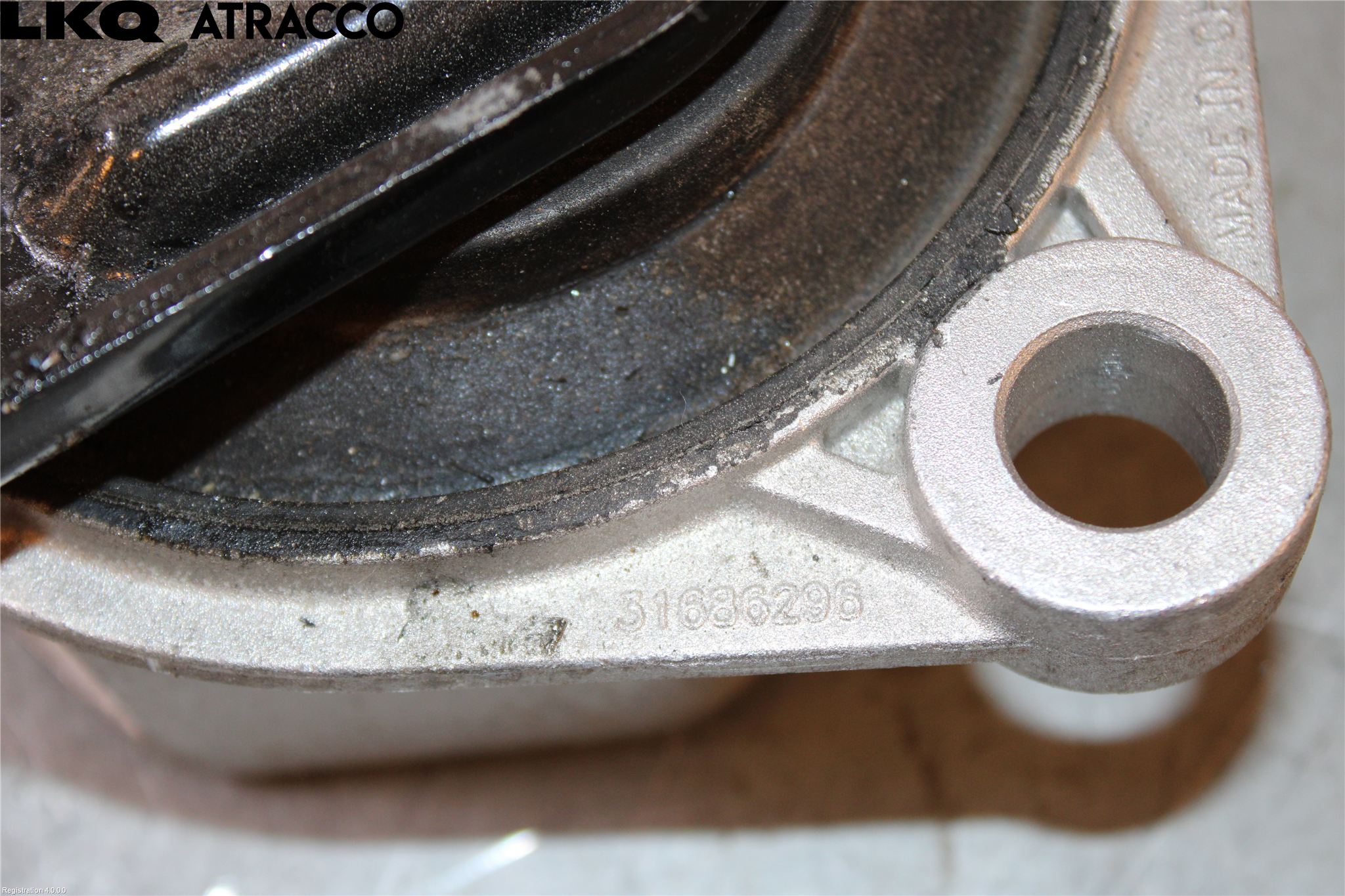 Volvo EX40 25- Motor Feste Gummi