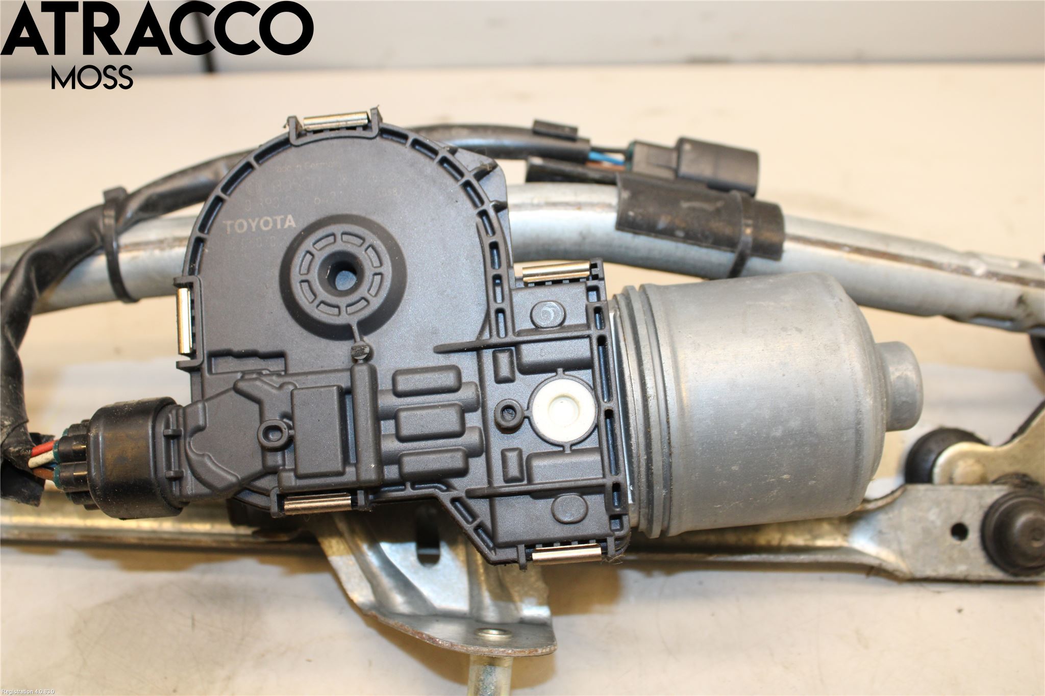 Toyota AVENSIS 09-15 Viskermotor Frontrute