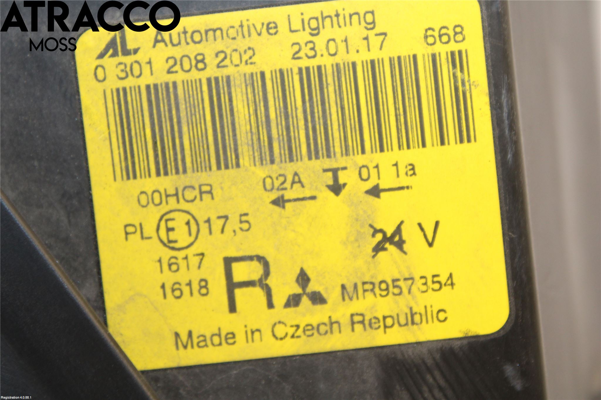 Mitsubishi COLT   04-08 Frontlykt Høyre