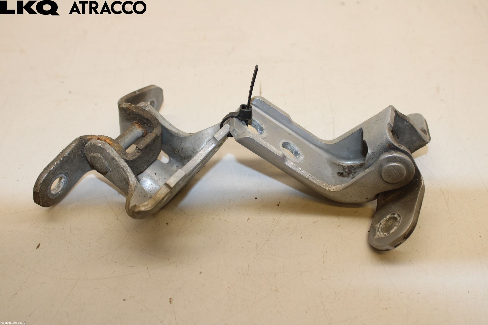 Toyota RAV4 19- Dørhengsel