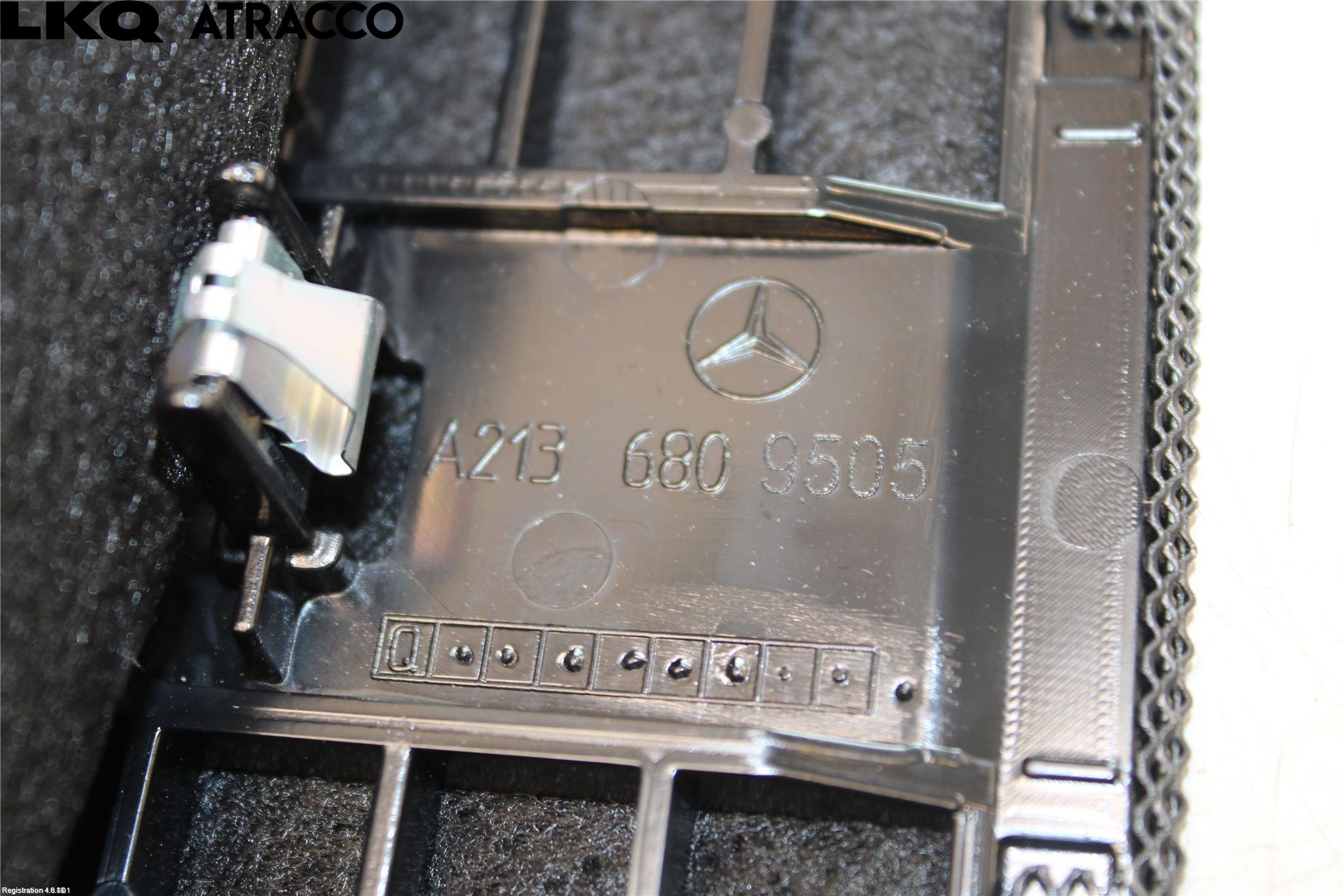 Mercedes-Benz MB E-KLASS (W213) 16-23 Innr Dekor Instrbord