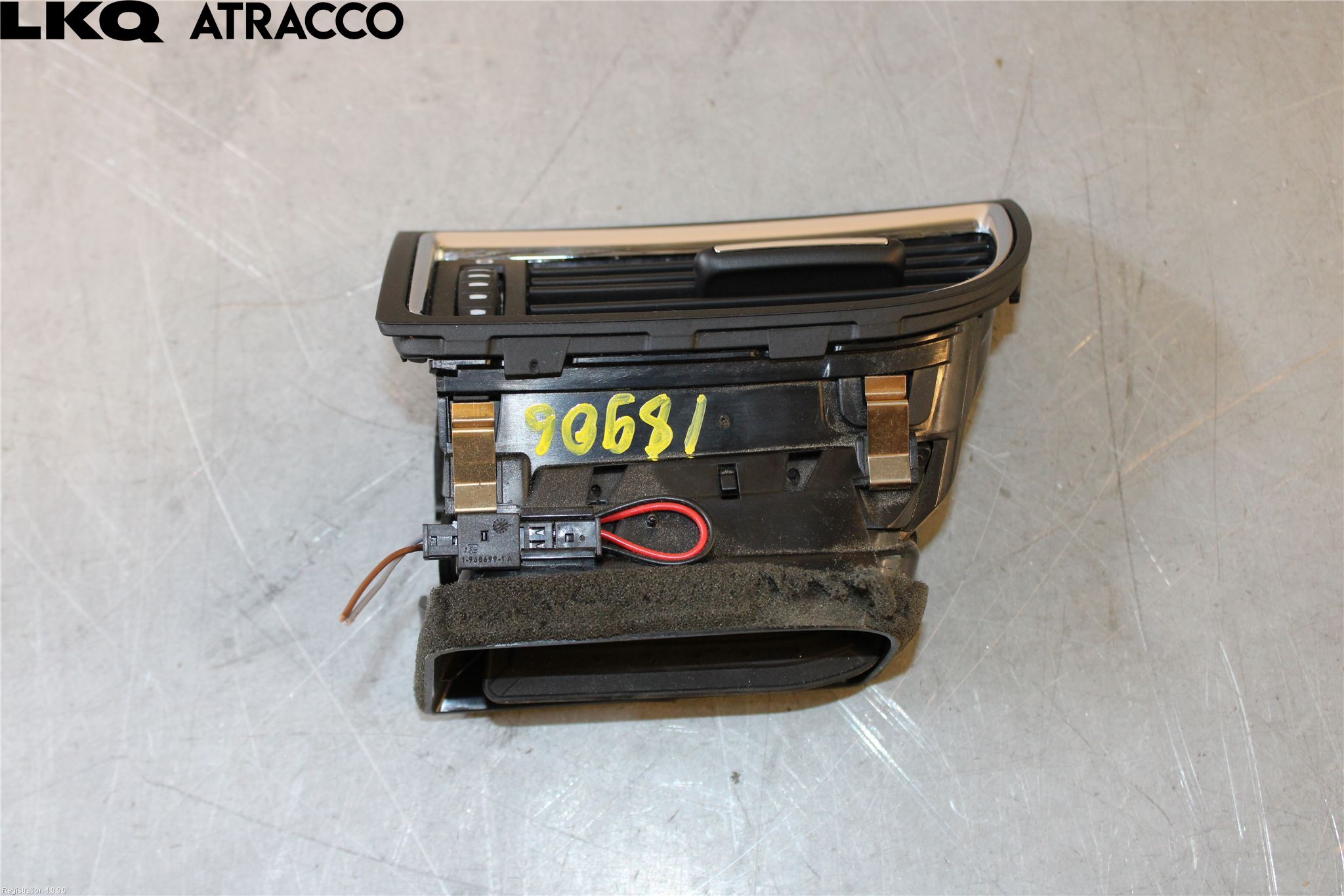 Skoda SUPERB 09-15 Dashbord Kanal - Dyse