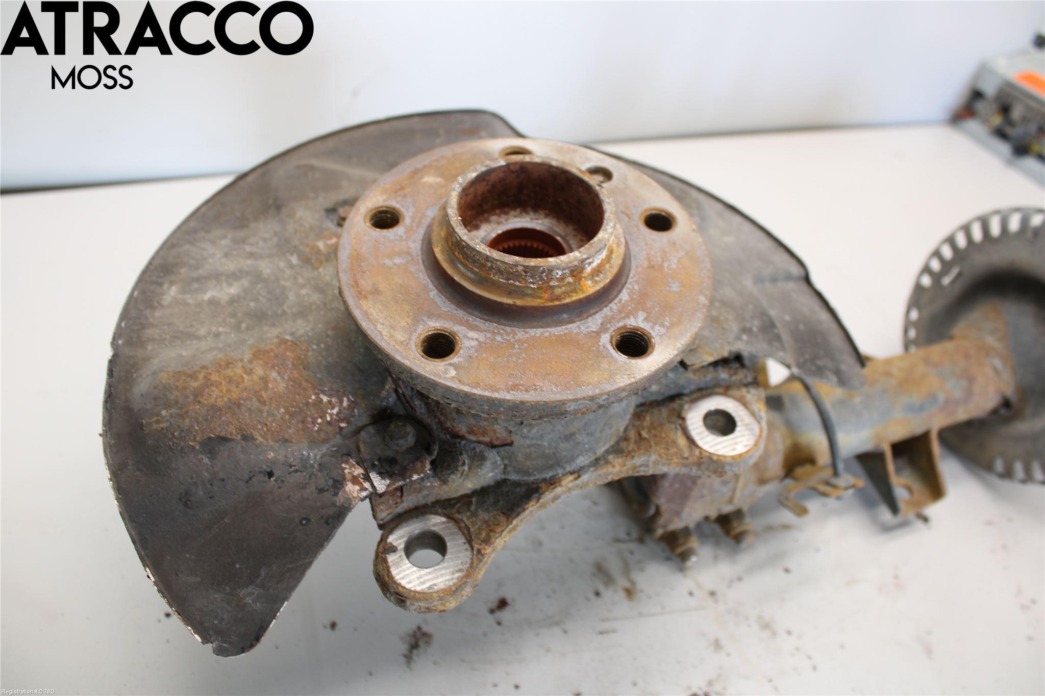 Volkswagen VW TRANSP/CARAVELLE (T5) 04-15 Spindel Hf